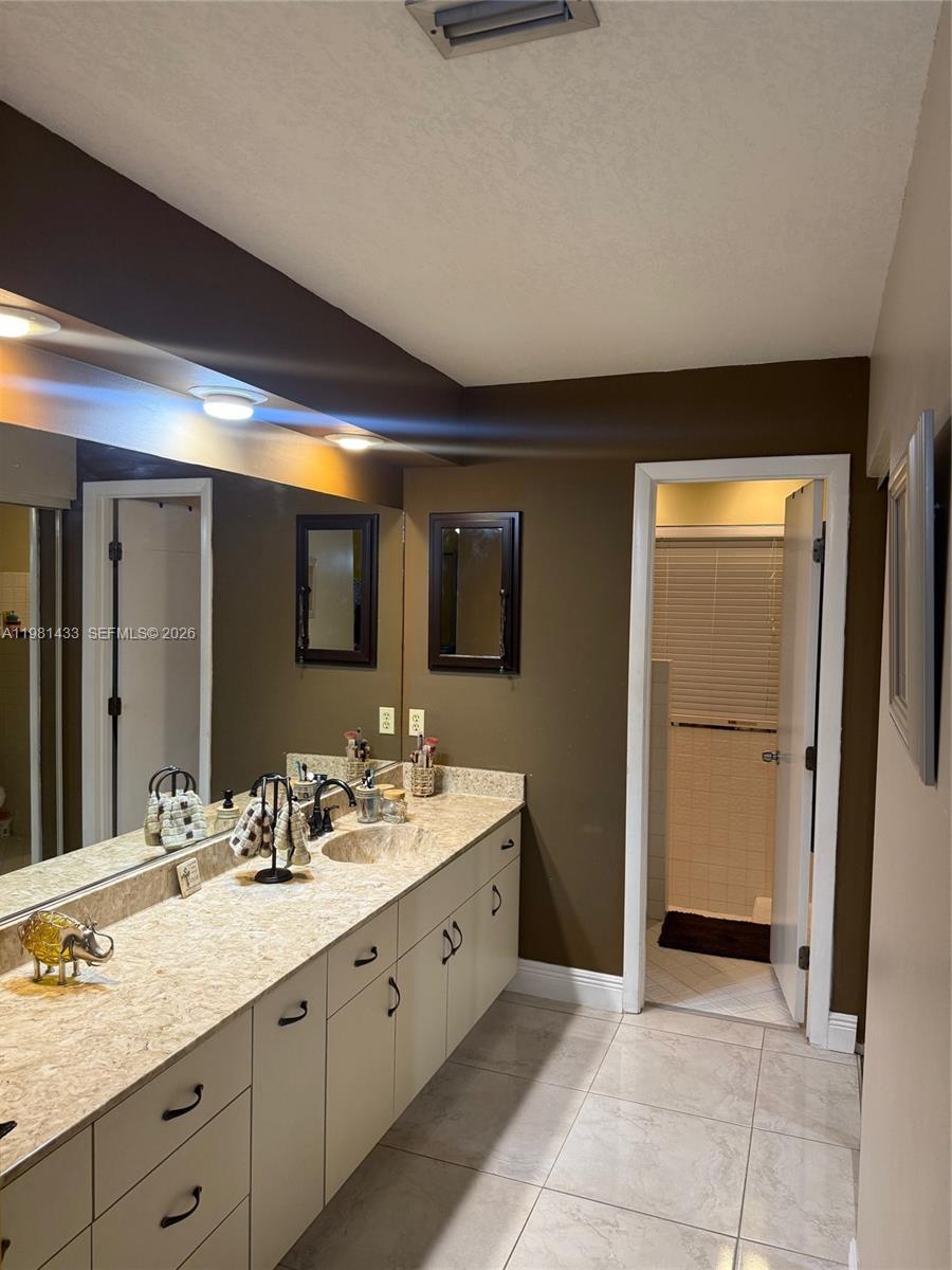 LAKES OF THE MEADOW SEC 3 - Residential