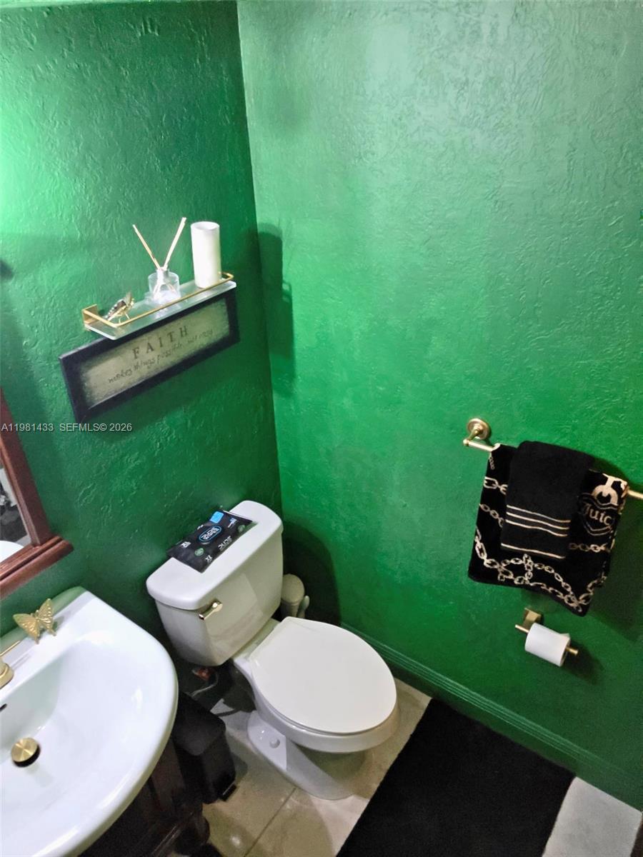 LAKES OF THE MEADOW SEC 3 - Residential