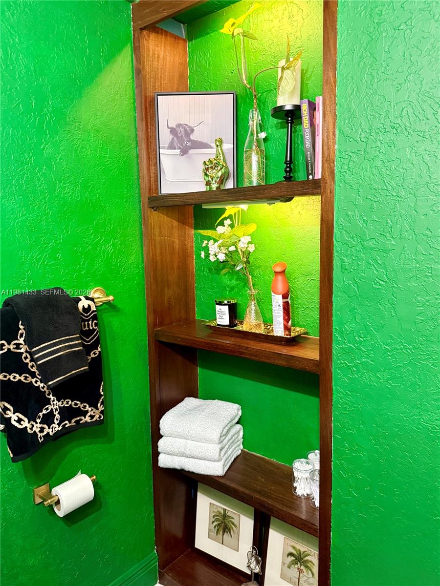 LAKES OF THE MEADOW SEC 3 - Residential