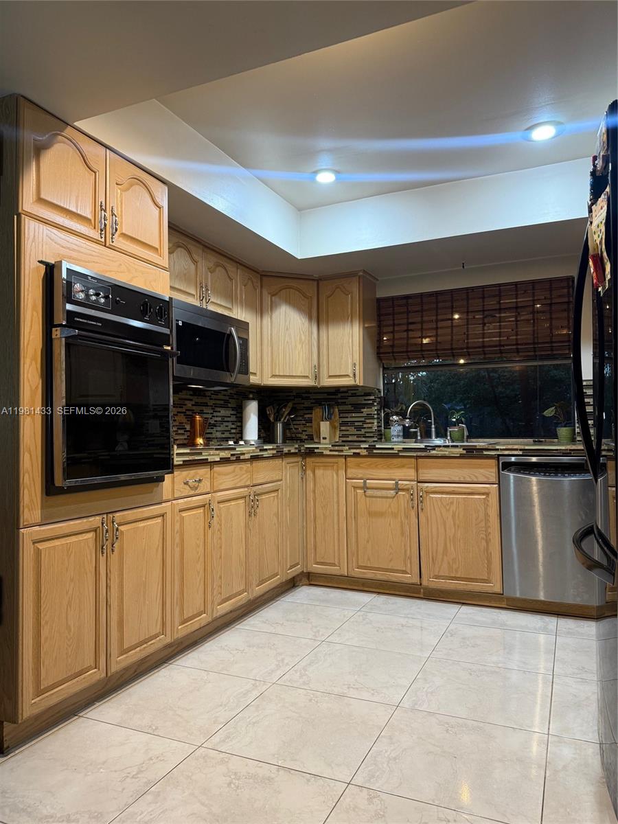 LAKES OF THE MEADOW SEC 3 - Residential