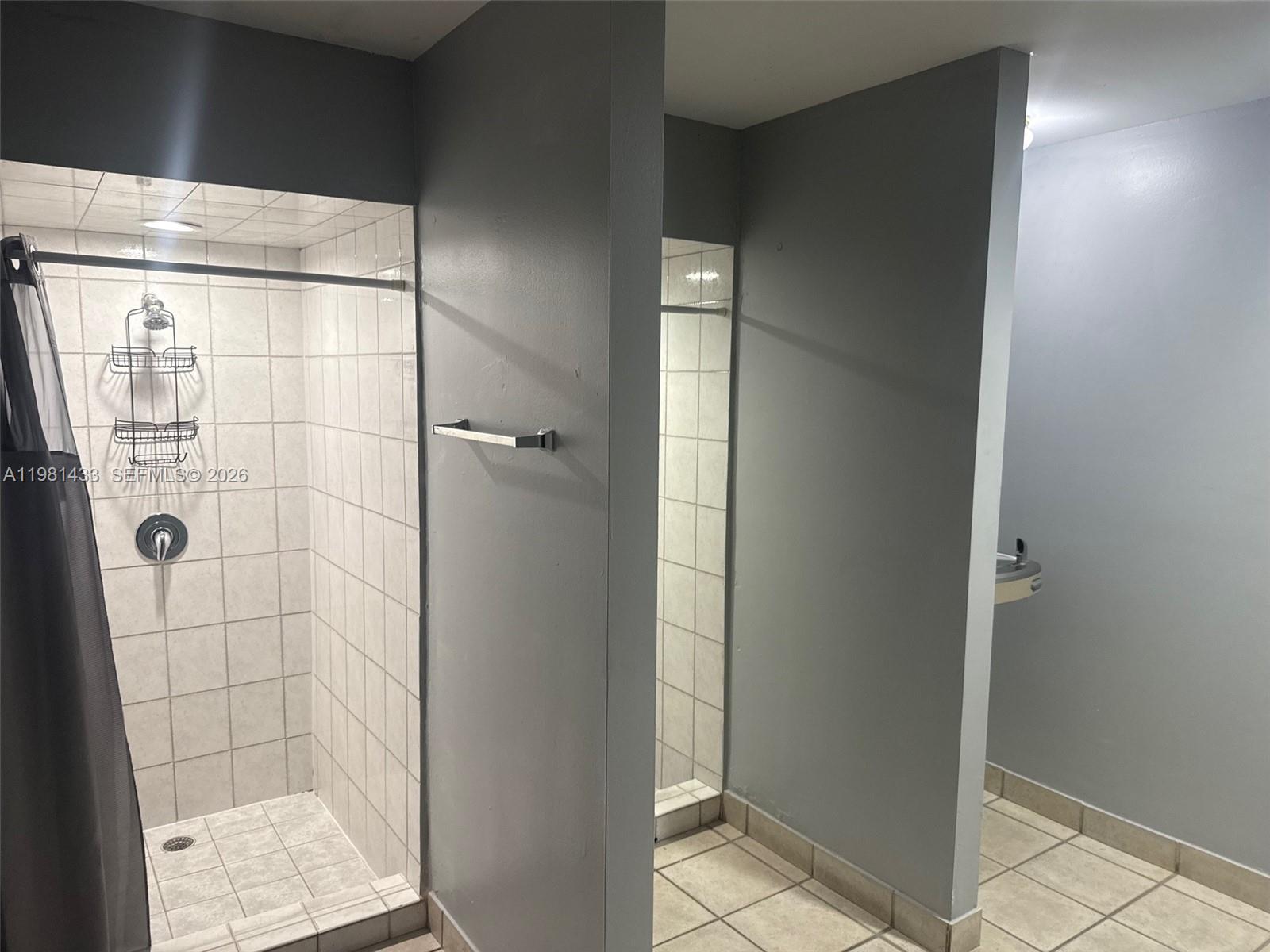 LAKES OF THE MEADOW SEC 3 - Residential