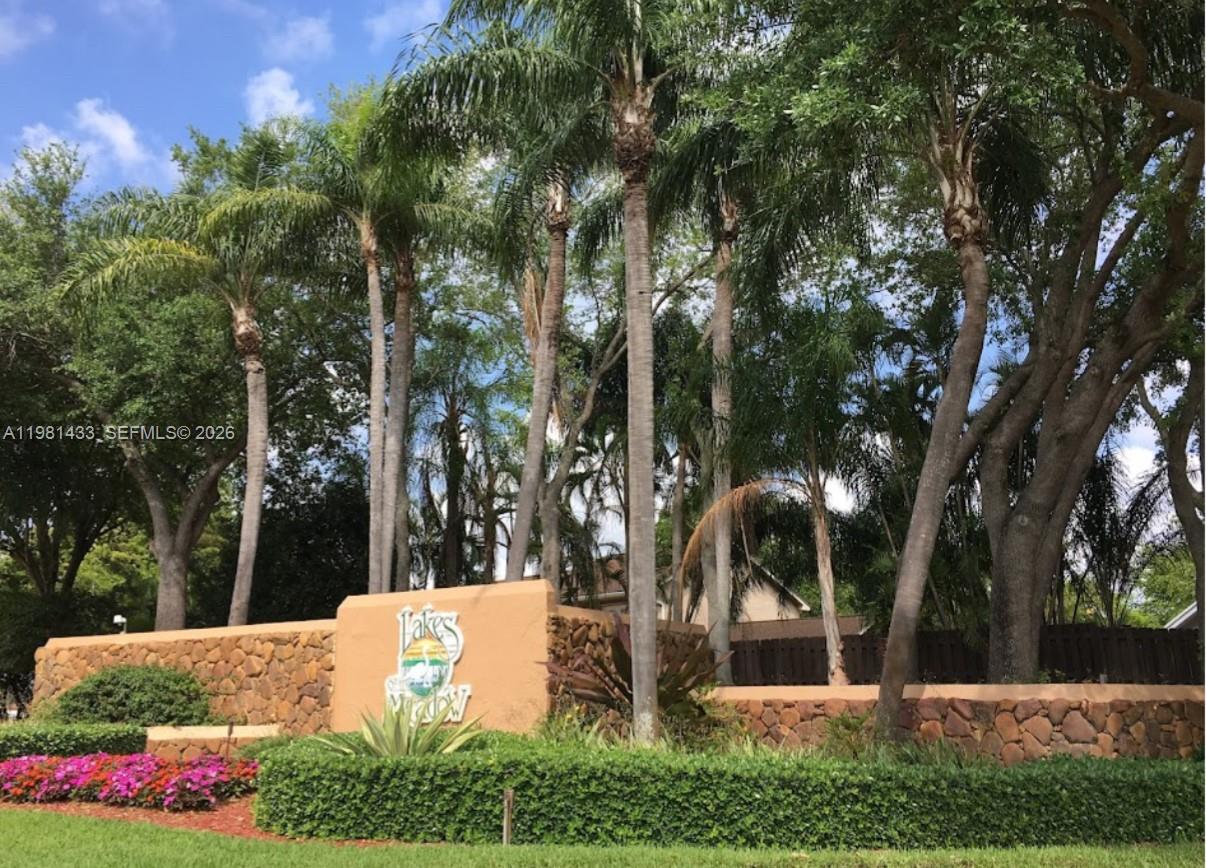 LAKES OF THE MEADOW SEC 3 - Residential