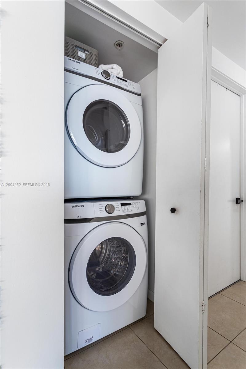 MIDBLOCK MIAMI CONDO - Residential