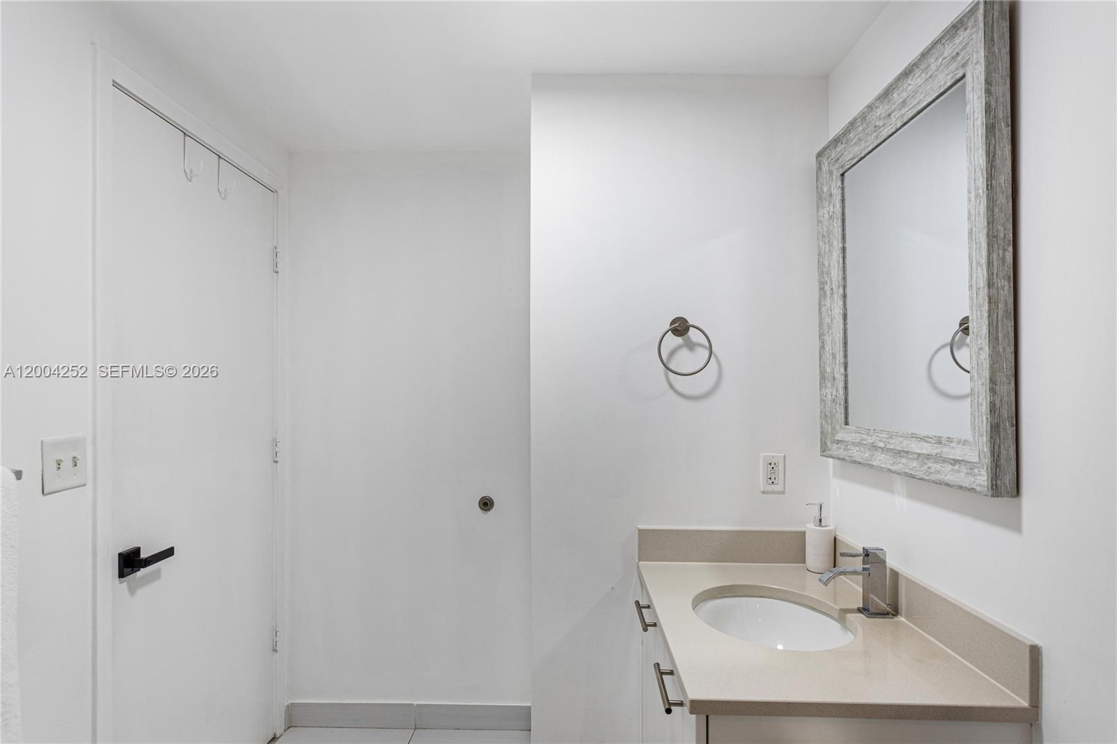 MIDBLOCK MIAMI CONDO - Residential