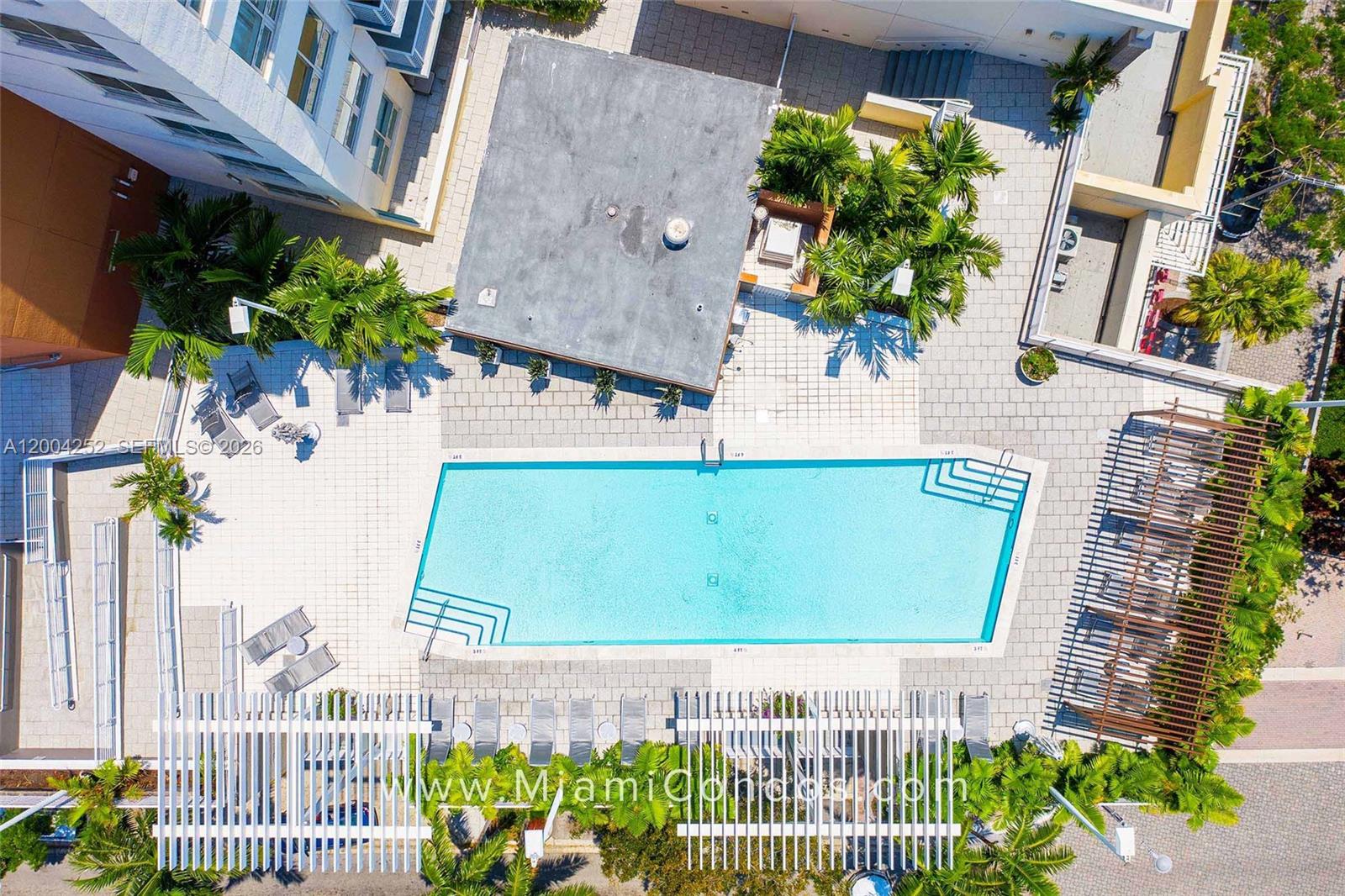 MIDBLOCK MIAMI CONDO - Residential