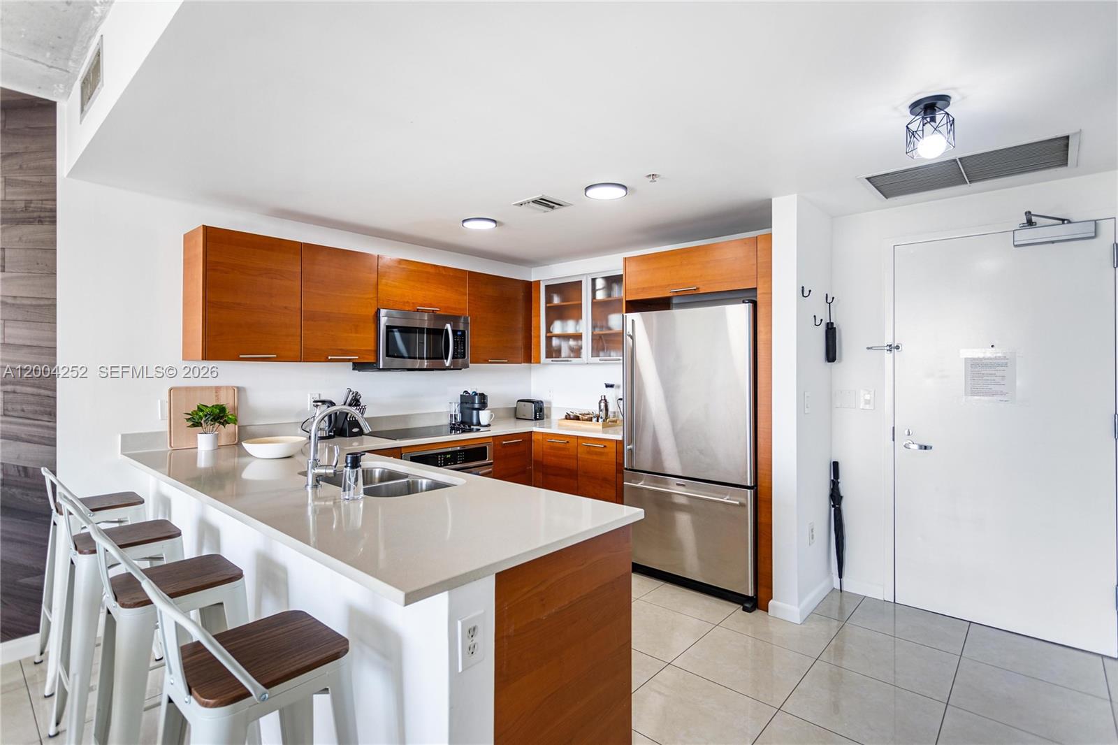 MIDBLOCK MIAMI CONDO - Residential