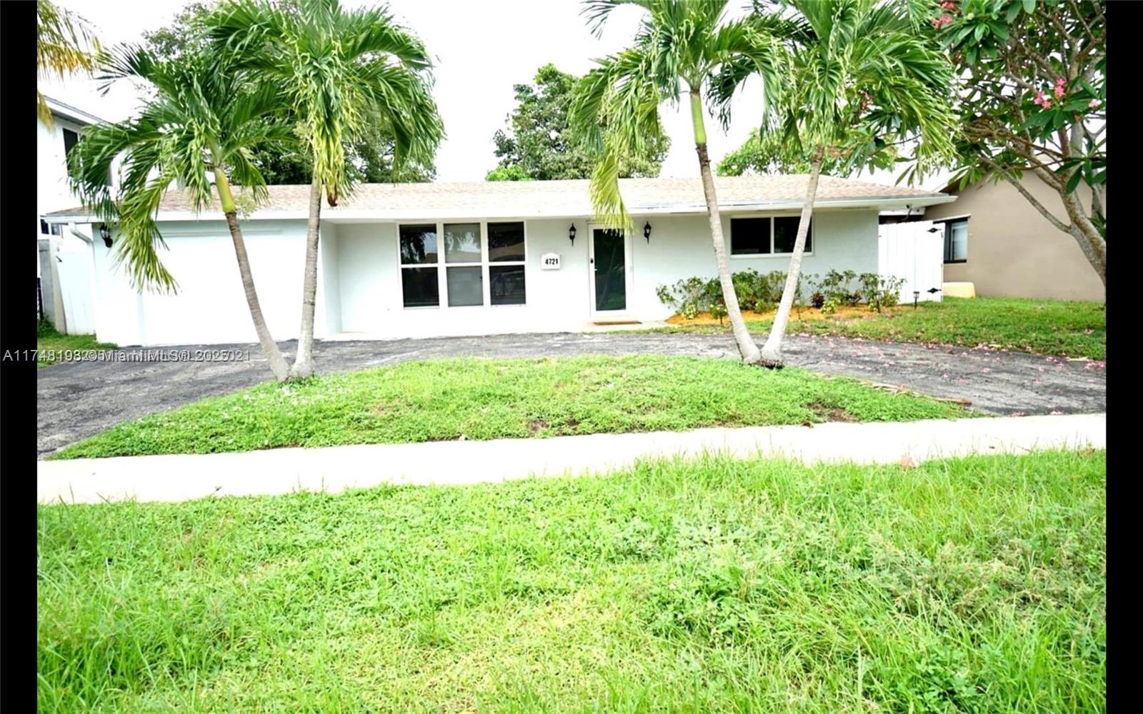 Property for Sale at 4721 W Park Rd, Hollywood, Broward County, Florida - Bedrooms: 5 
Bathrooms: 4  - $869,999