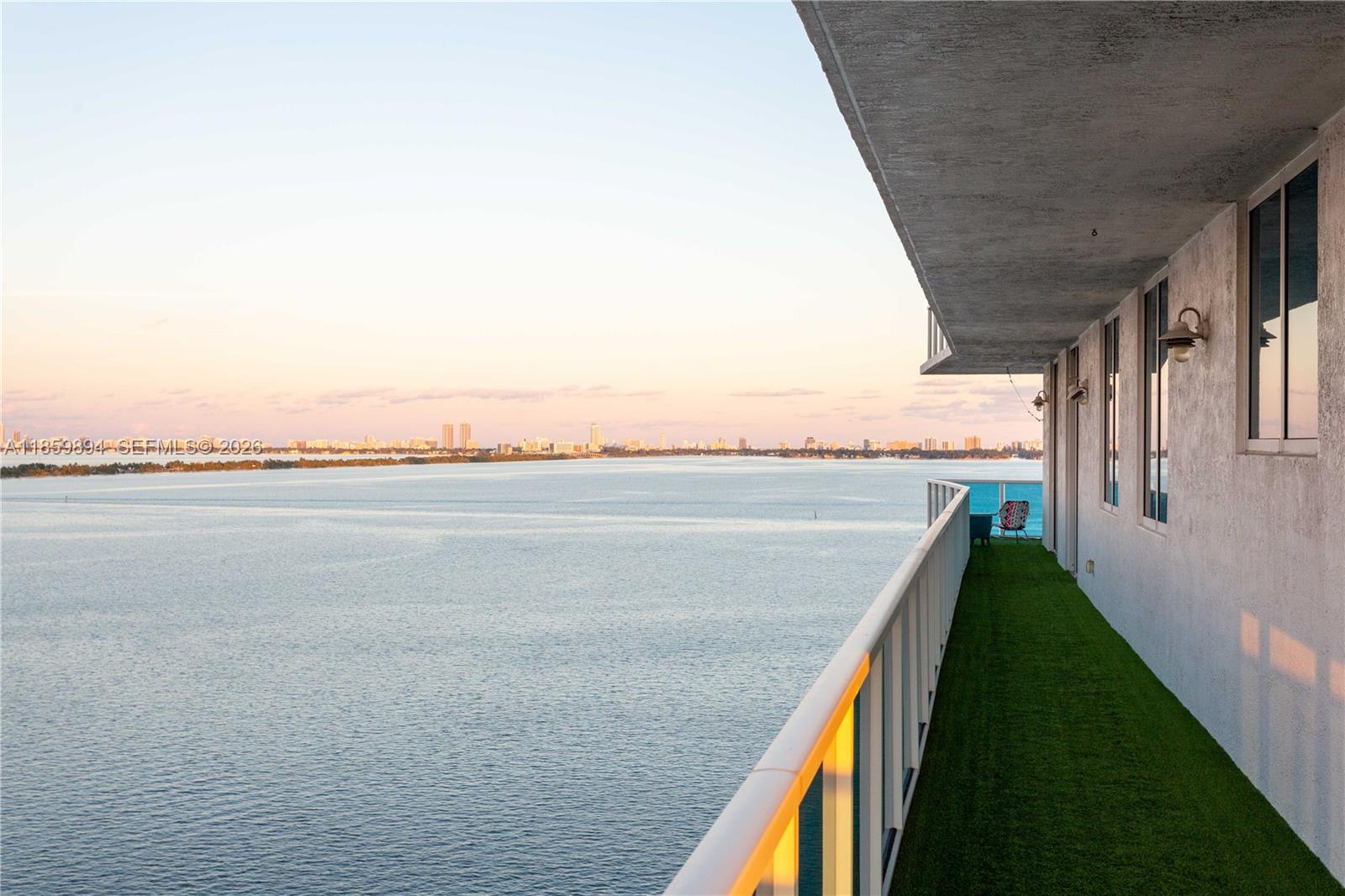 STAR LOFTS ON THE BAY CON - Residential