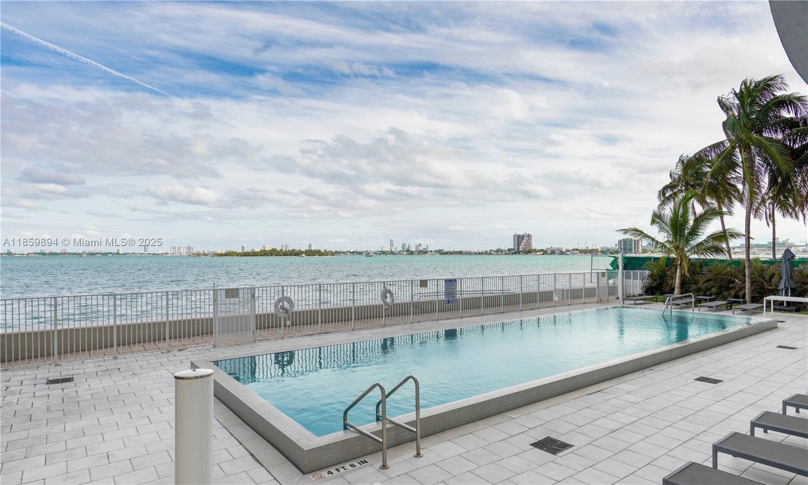 STAR LOFTS ON THE BAY CON - Residential