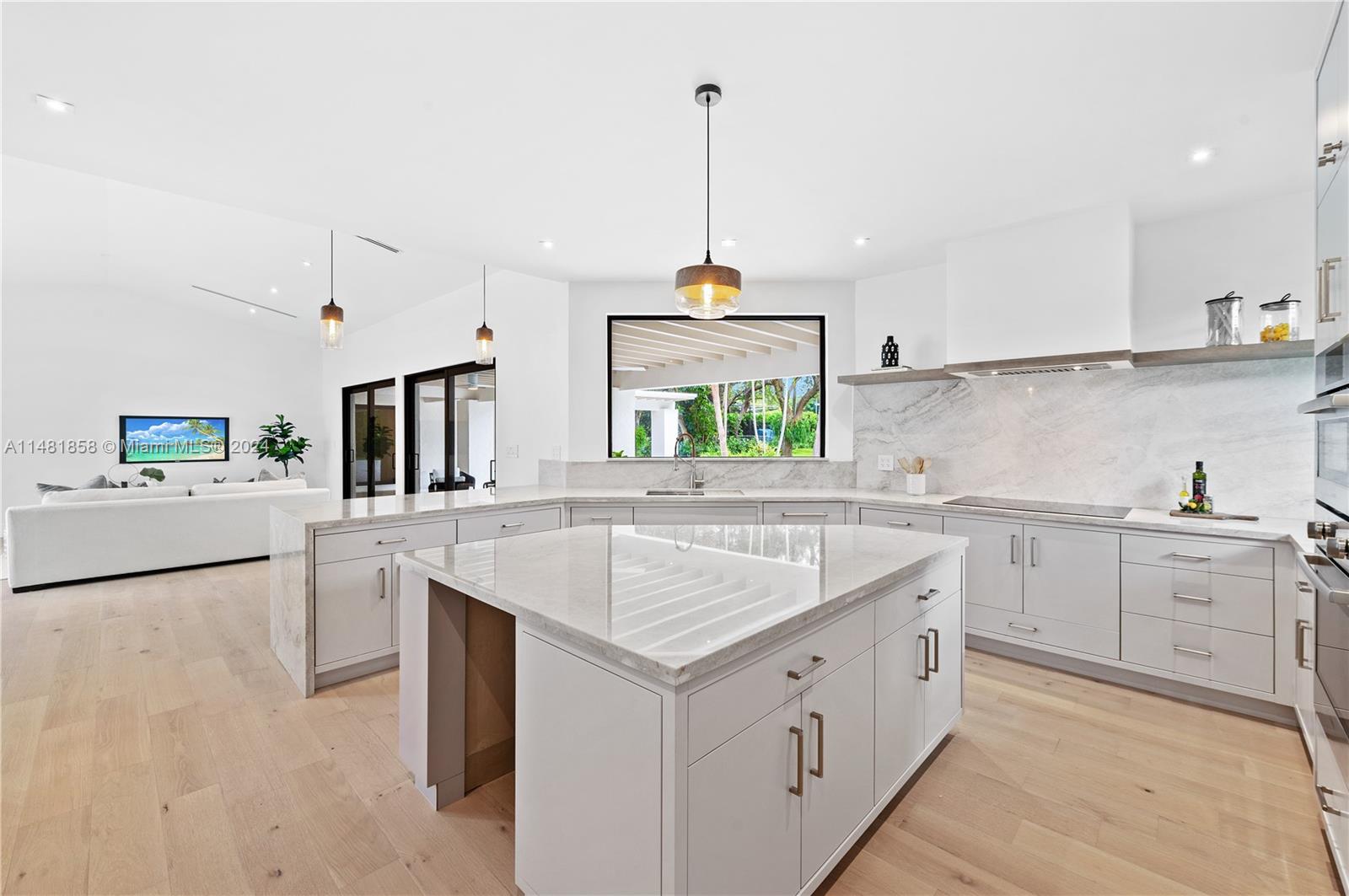 SUNSET VISTAS - Residential