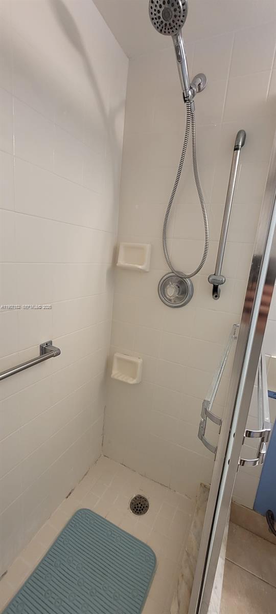 MANSFIELD AT CENTURY VILL - Residential Lease