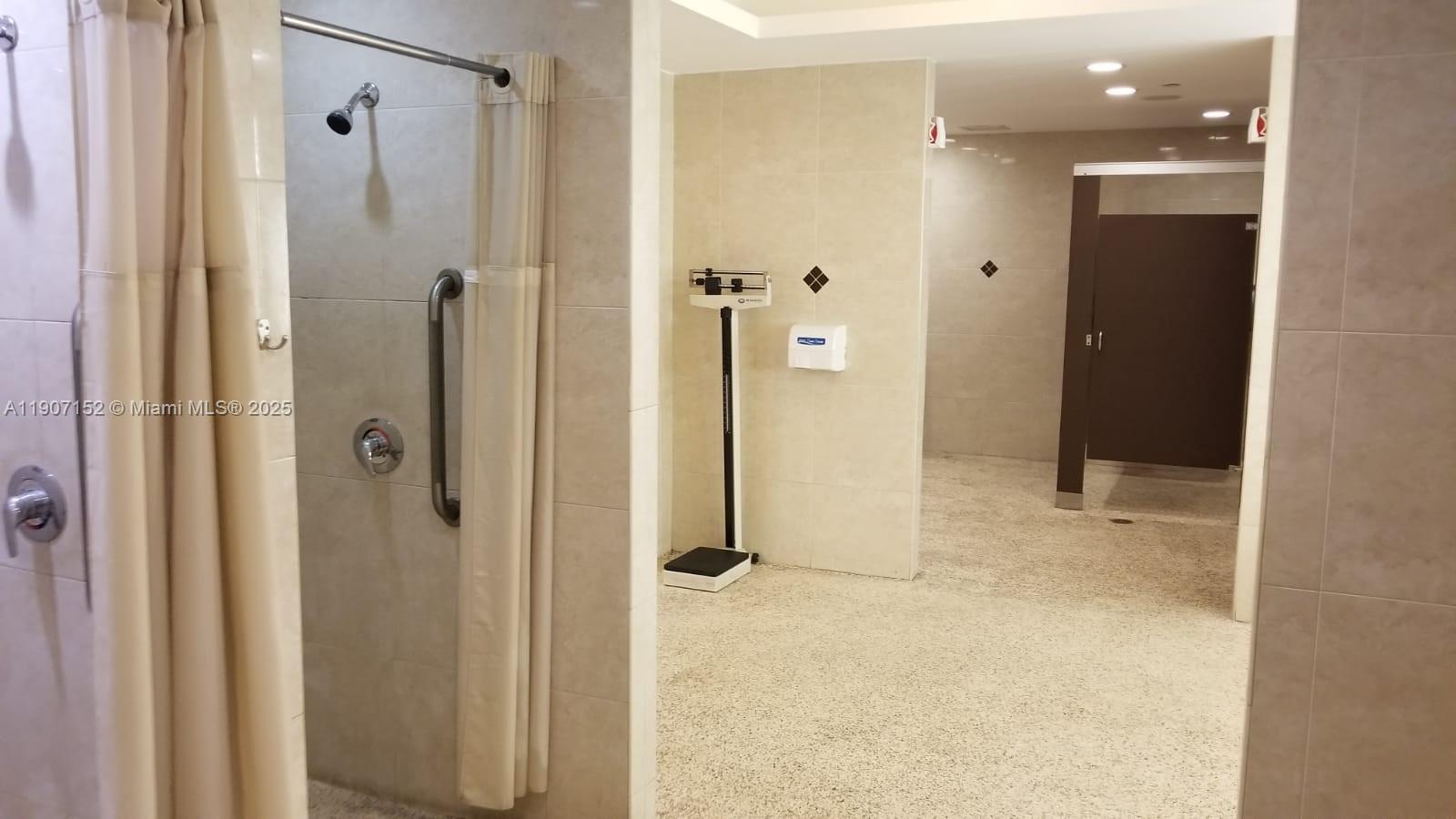 MANSFIELD AT CENTURY VILL - Residential Lease