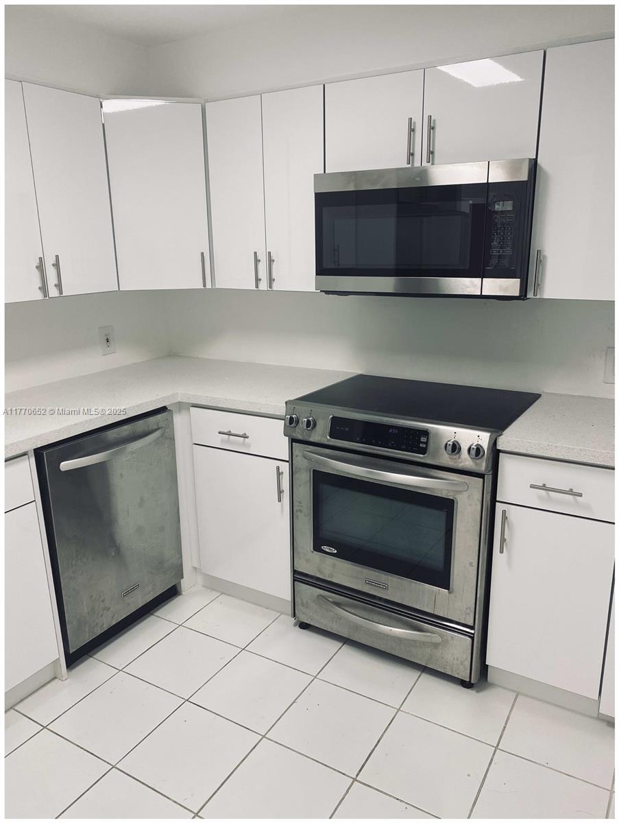 Rental Property at 13155 Ixora Ct 305, North Miami, Miami-Dade County, Florida - Bedrooms: 2 
Bathrooms: 2  - $2,500 MO.