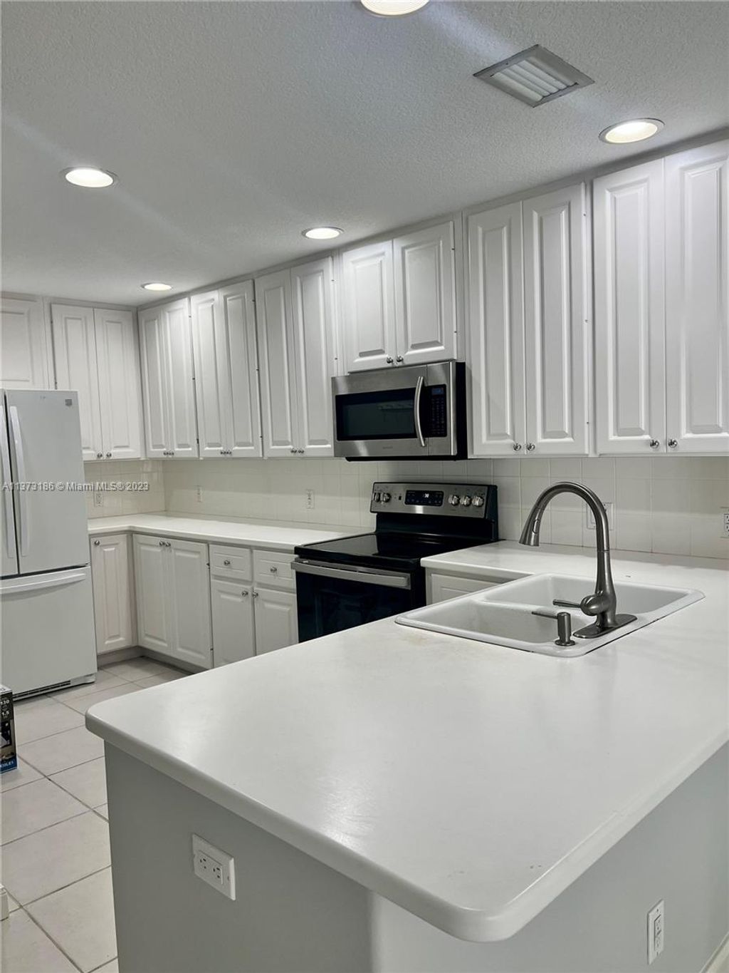 Photo of 1585 Jeaga Dr #0, Jupiter, FL 33458 (MLS # A11373186)