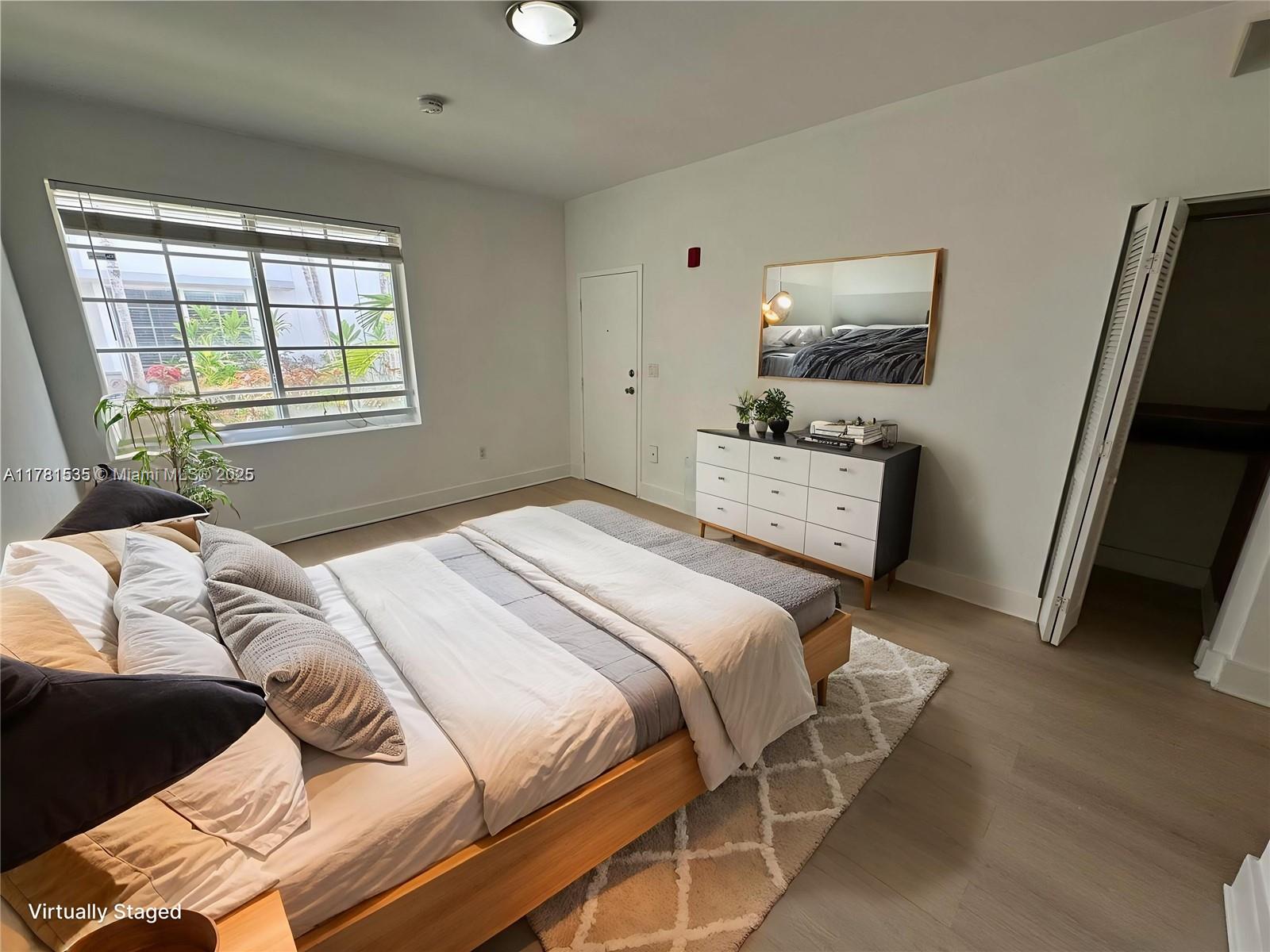 1000 Meridian Ave 17