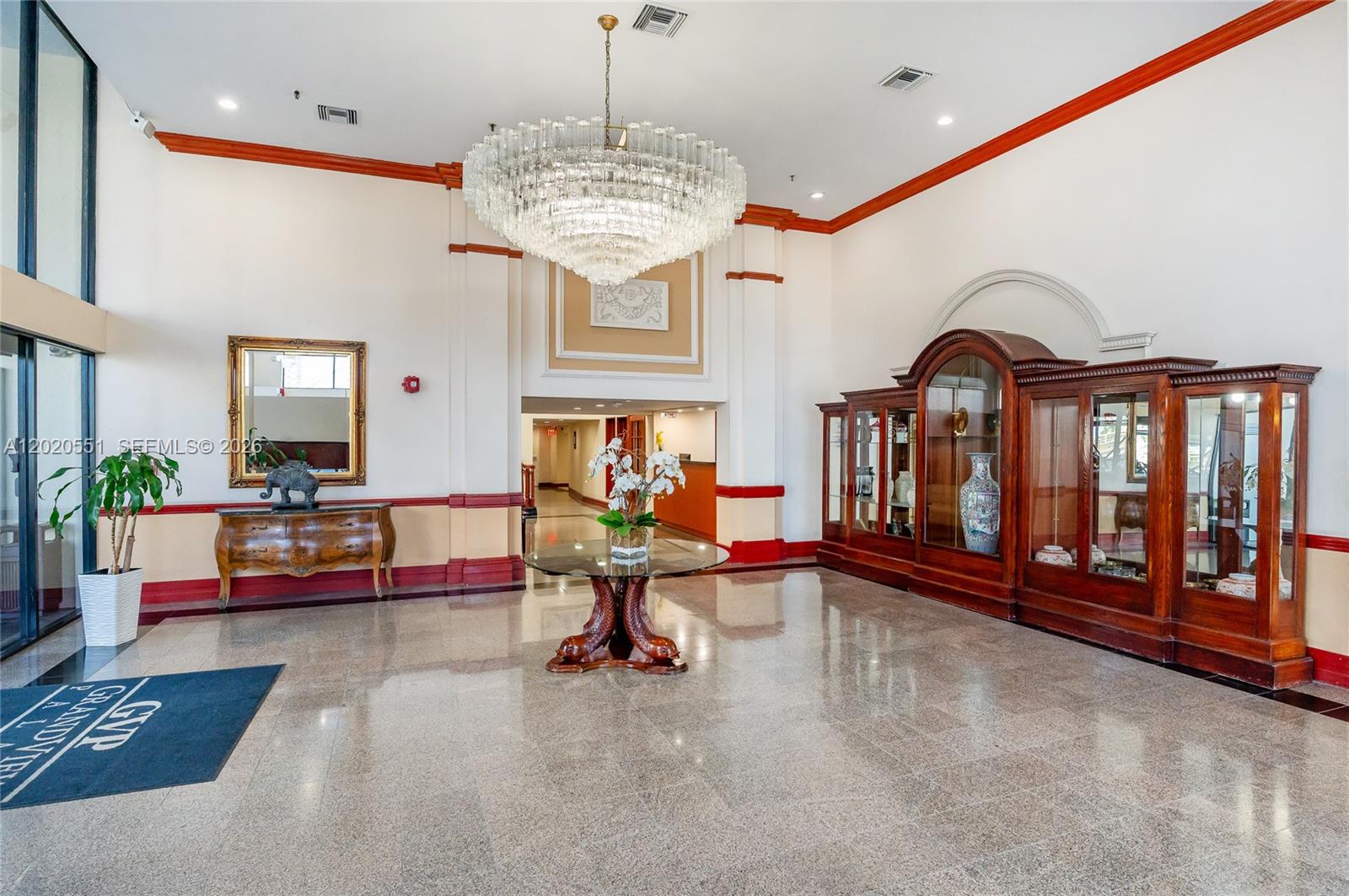 THE GRANDVIEW PALACE COND - Residential