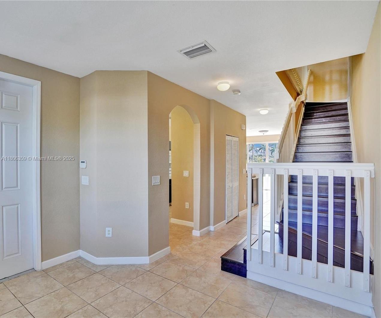 FIJI CONDO NO 3 - Residential