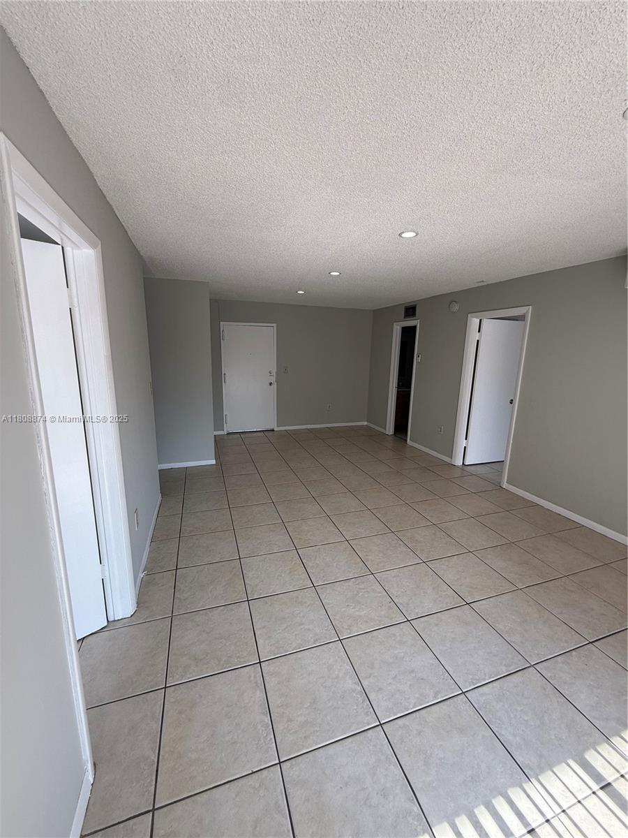4705 NW 7th St 203-7