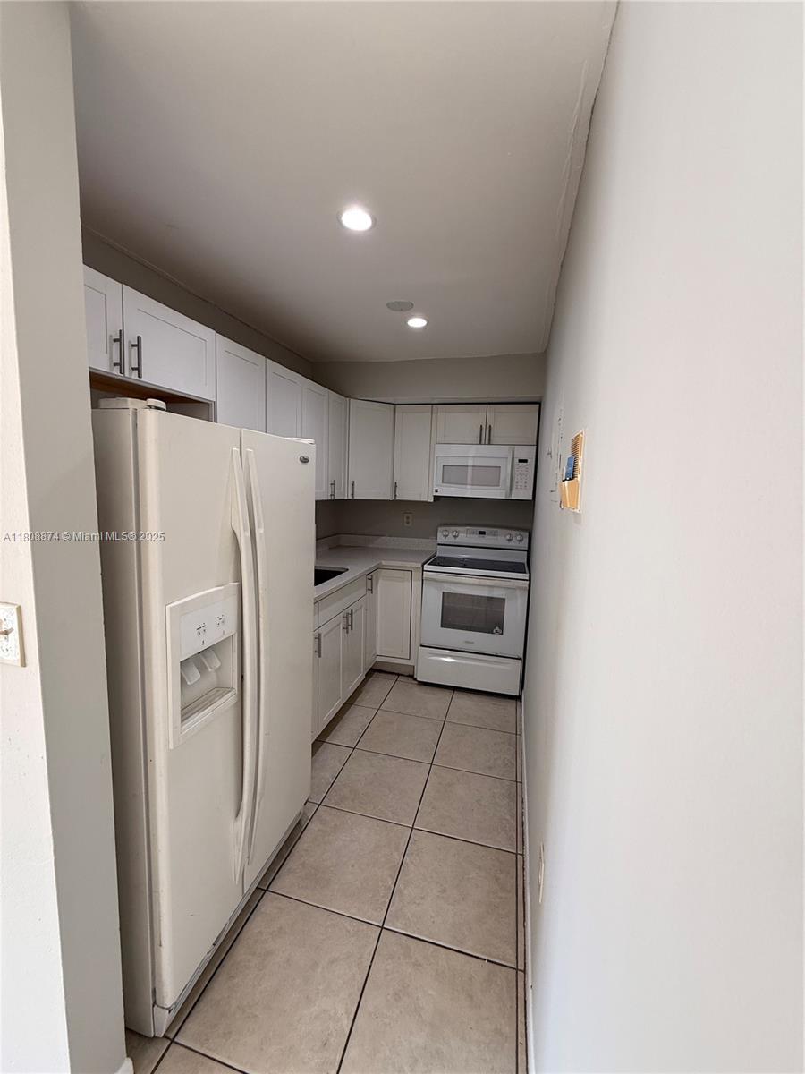 4705 NW 7th St 203-7
