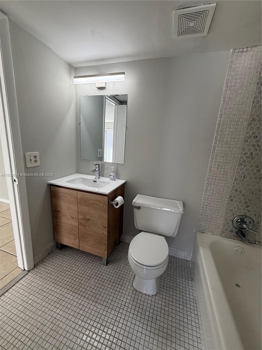 SUNSET VILLAS NO 3 CONDO- - Residential