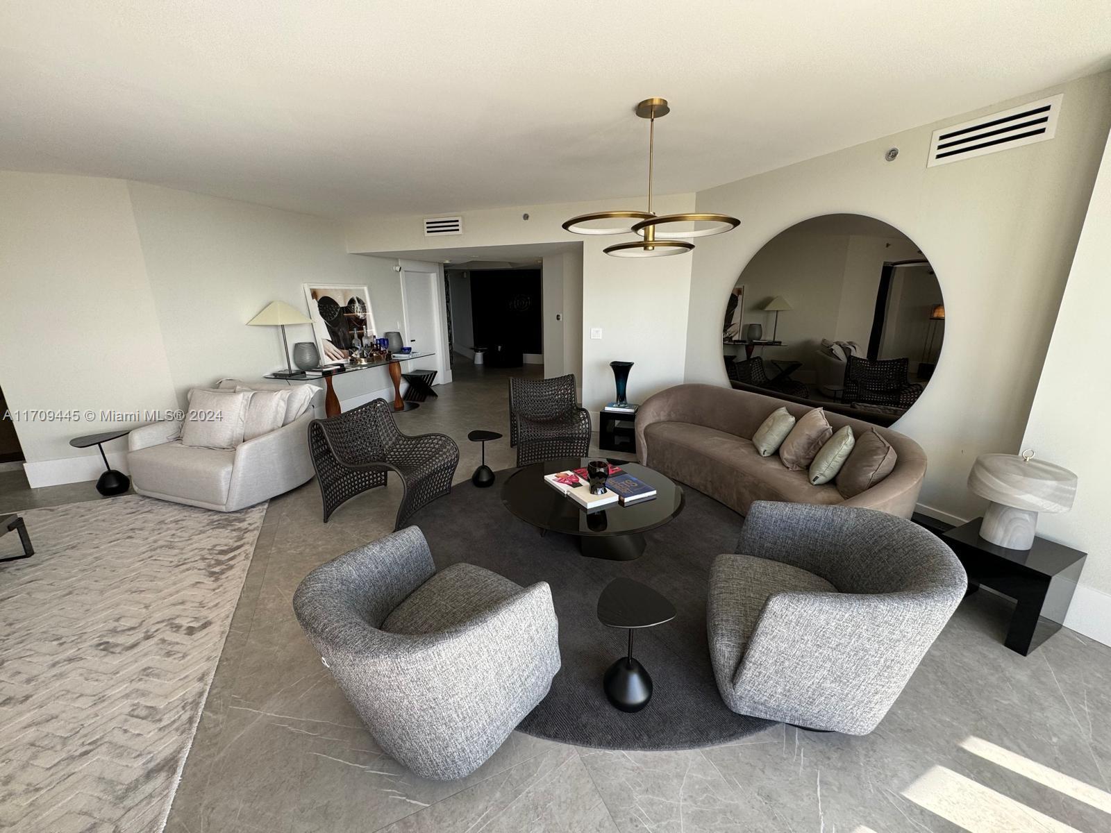 2000 Island Blvd 2404