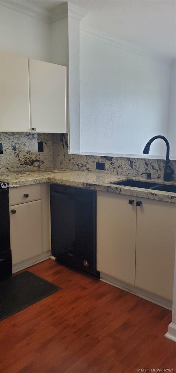 SHOMA HOMES AT COUNTRY CL - Residential Lease