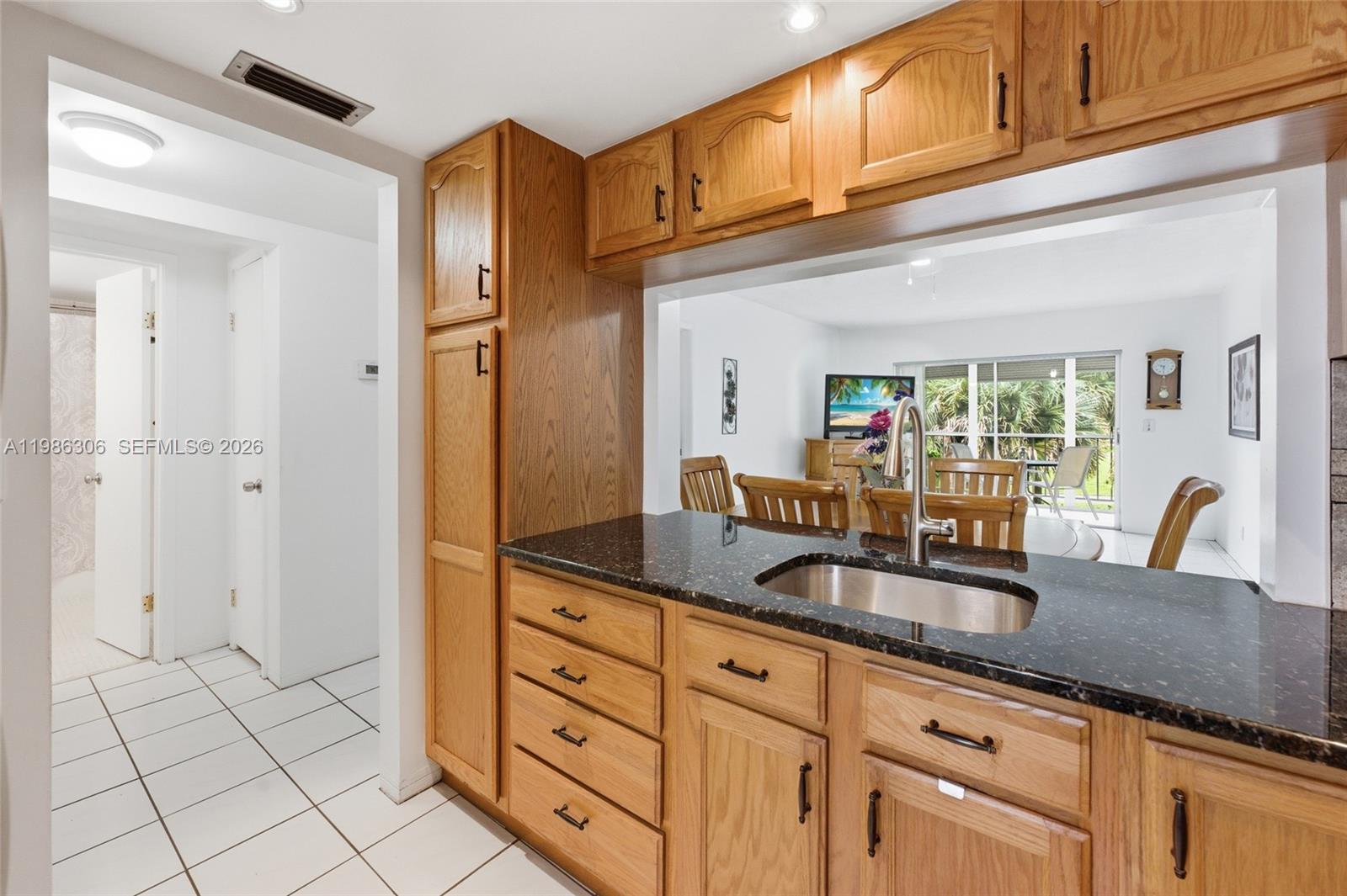 HILLCREST COUNTRY CLUB AP - Residential