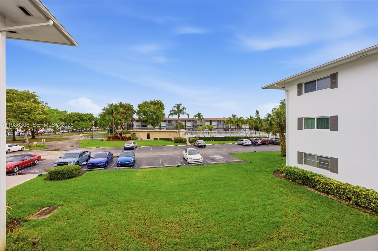 HILLCREST COUNTRY CLUB AP - Residential