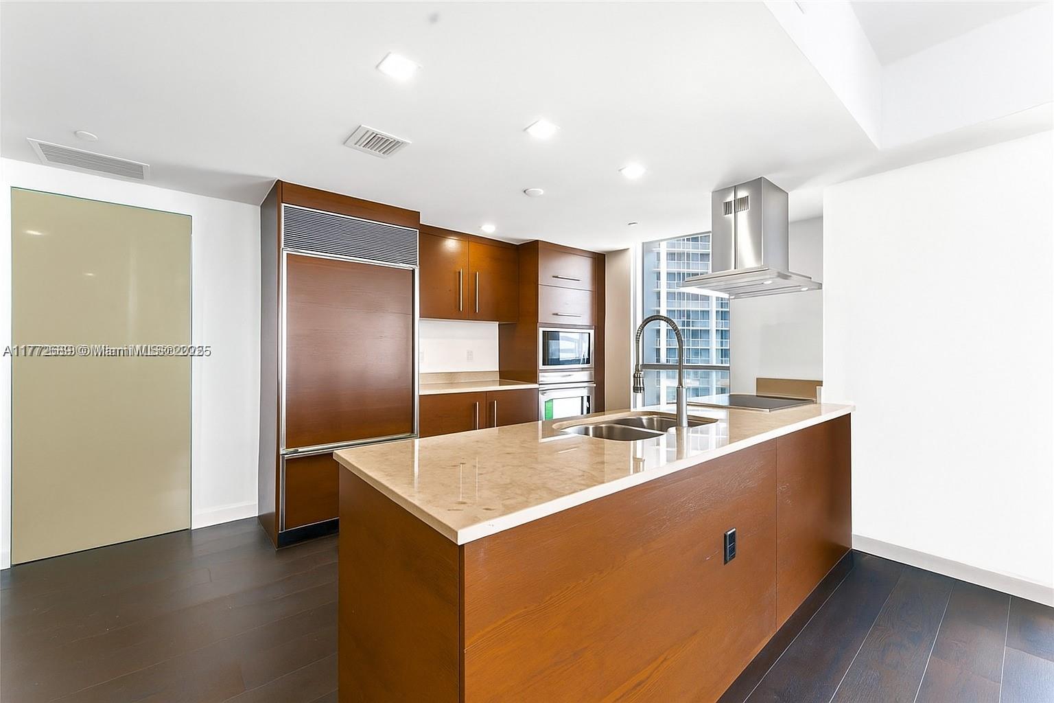 ICON BRICKELL NO TWO - Residential