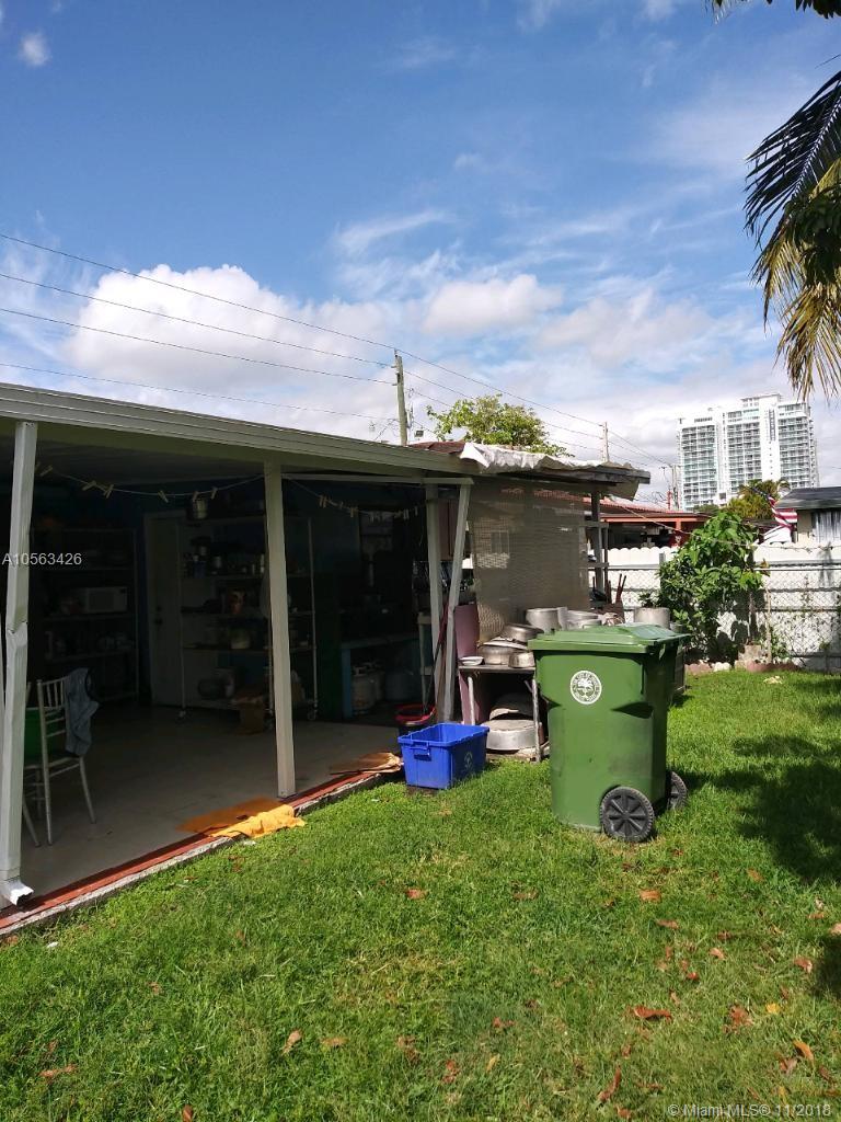 COPPINGS  TROPICAL  GARDEN - Residential