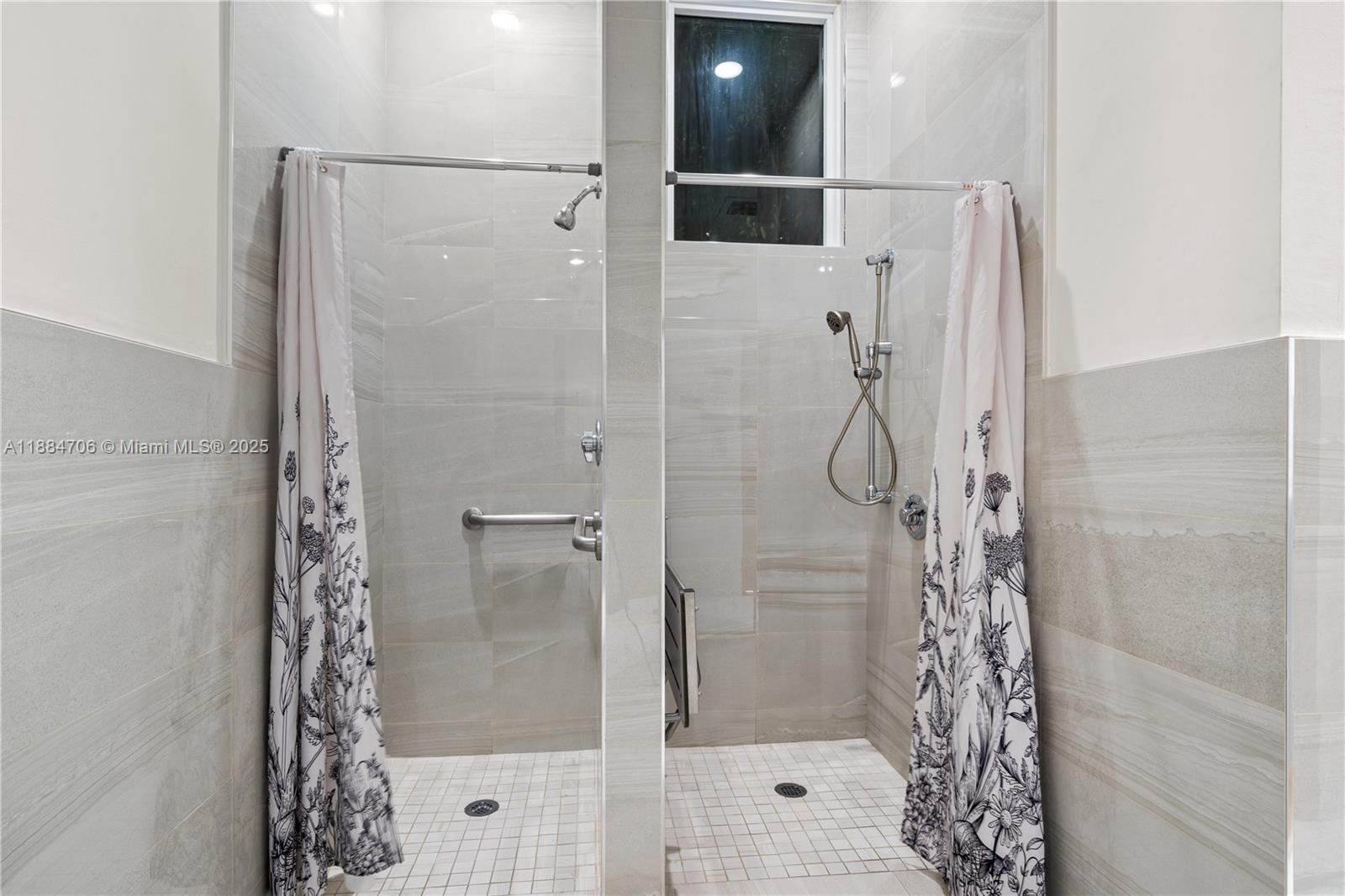 RAULS PLACE AT OASIS - Residential