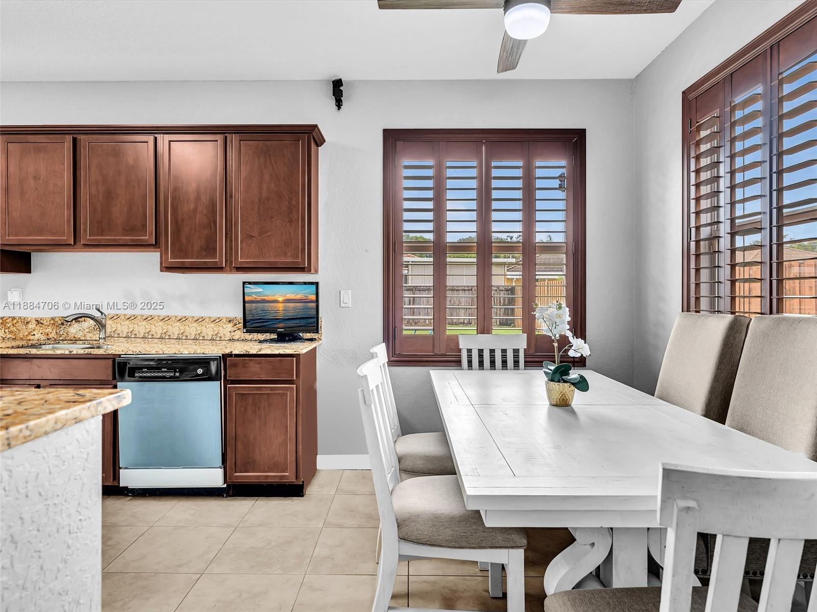 RAULS PLACE AT OASIS - Residential