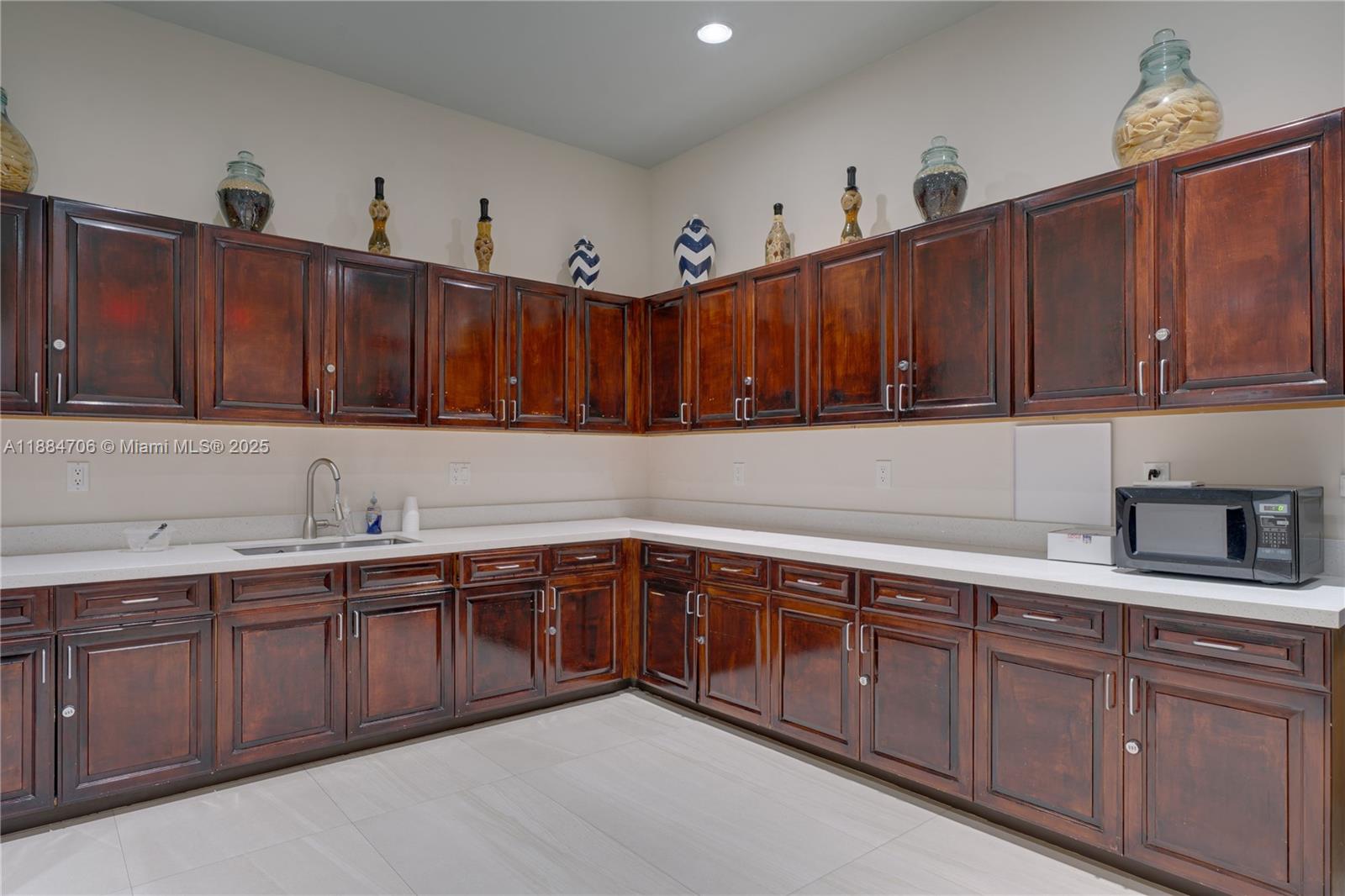 RAULS PLACE AT OASIS - Residential