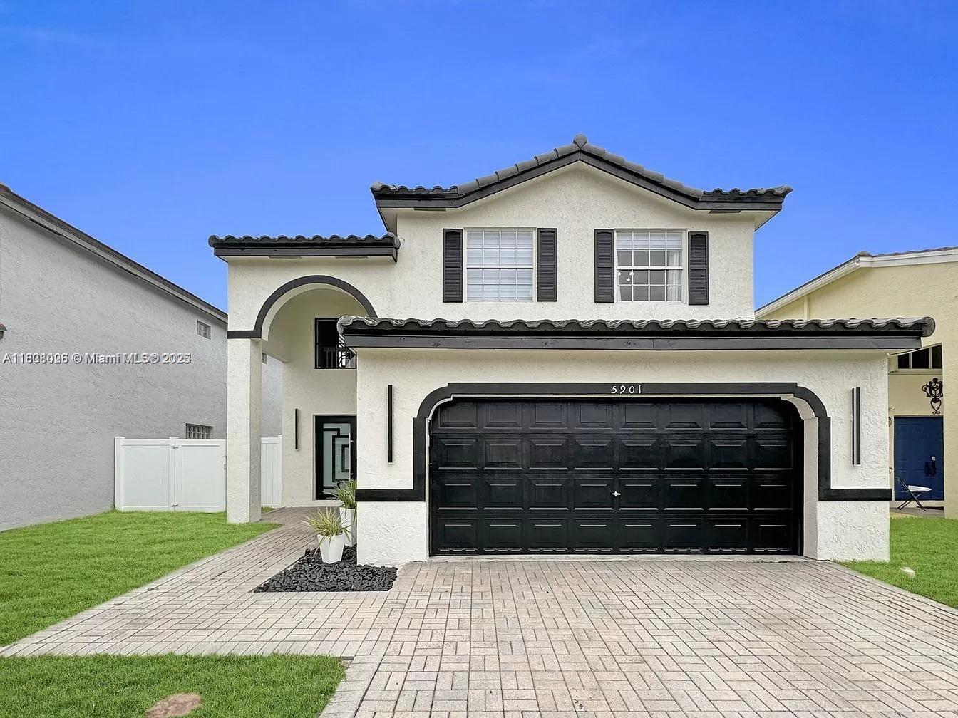 5901 S Sable Cir, Margate, Broward County, Florida - 3 Bedrooms  
3 Bathrooms - 