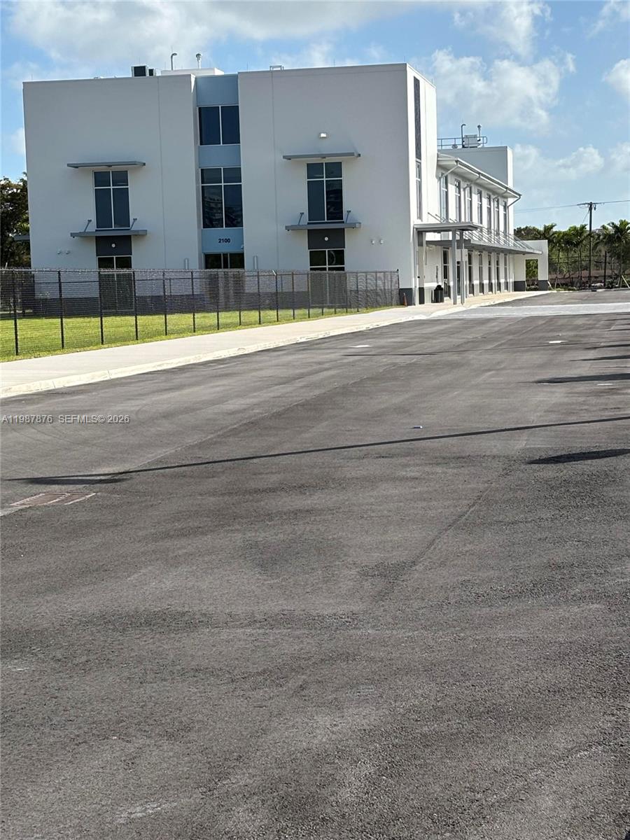 CLAIREMONT VILLAGE CONDO - Residential Lease