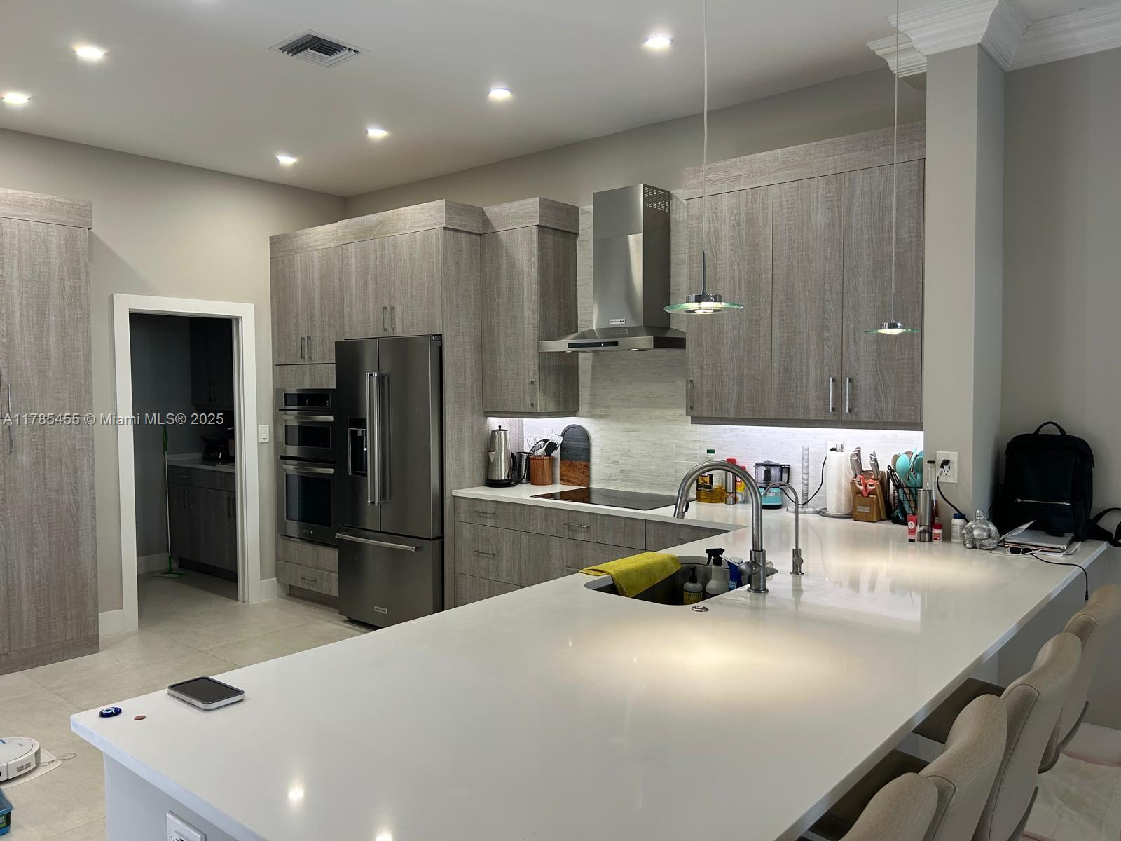 VICTORIA ISLES - Residential Lease