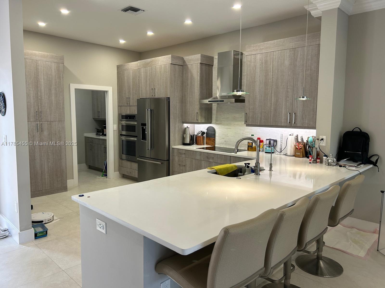 VICTORIA ISLES - Residential Lease