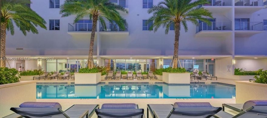 Up to 1 month free on select apartments! Prices, promotions, and availability are subject to change. Welcome home, where you’ll live right in the vibrant heart of West Palm Beach, Florida. Our studio, 1, and 2 bedroom homes seamlessly blend ultimate convenience with unparalleled luxury. When you’re not relaxing in the resort-style community, endless fun awaits within steps of your front door. Shops, restaurants, golf, beaches, and more ParkLine Palm Beaches is your gateway to it all. Our studio, 1, and 2 bedroom homes invite the outdoors in
with lofty ceilings, expansive windows, and scenic, private balconies. Wake up to colorful sunrises splashing across your sophisticated home and filtering into the open layout kitchen, finished with quartz countertops and subway tile backsplashes.