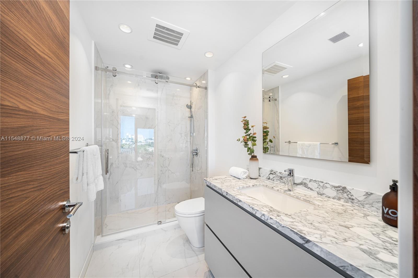 ONE OCEAN CONDO - Residential