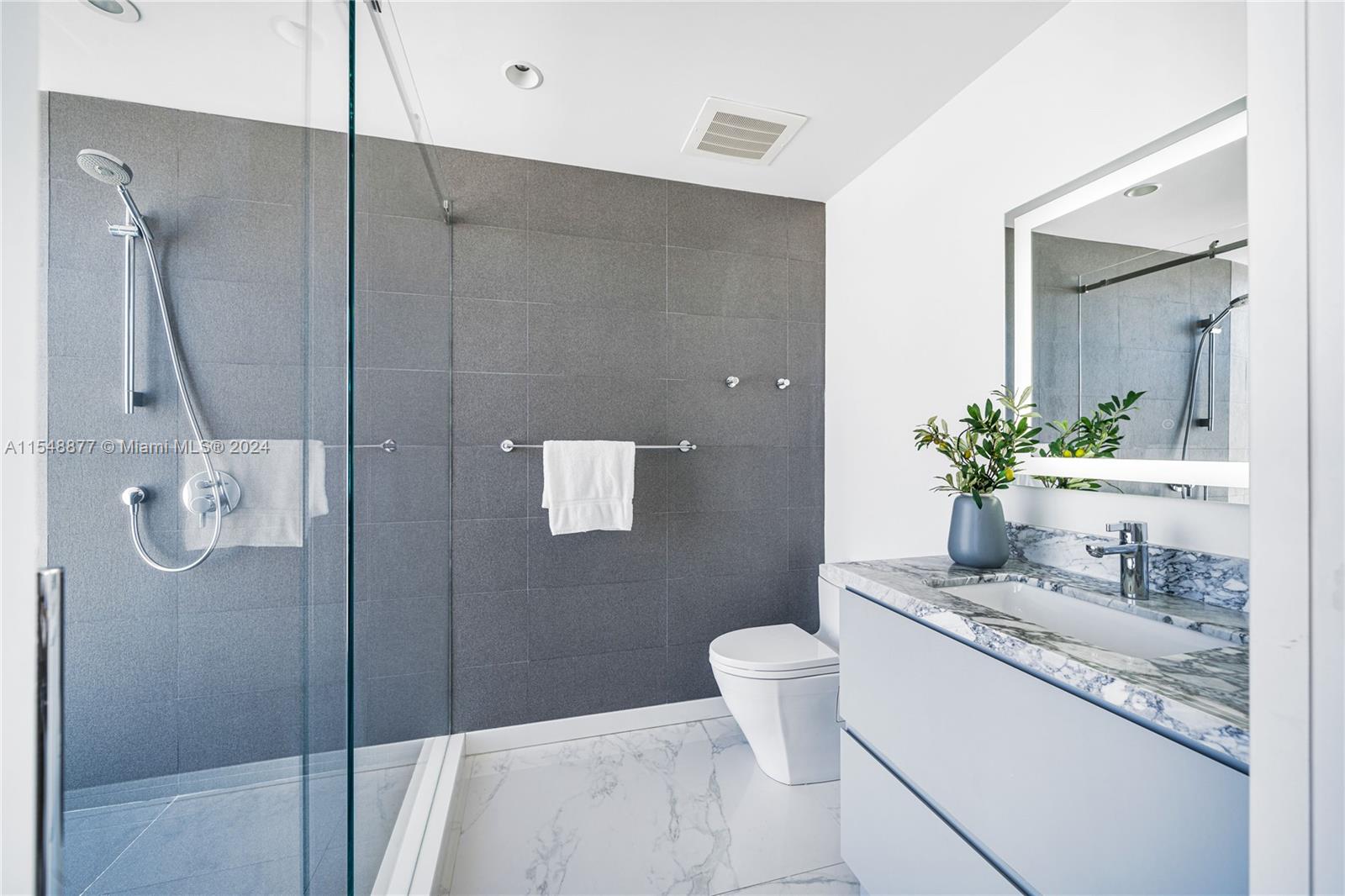 ONE OCEAN CONDO - Residential