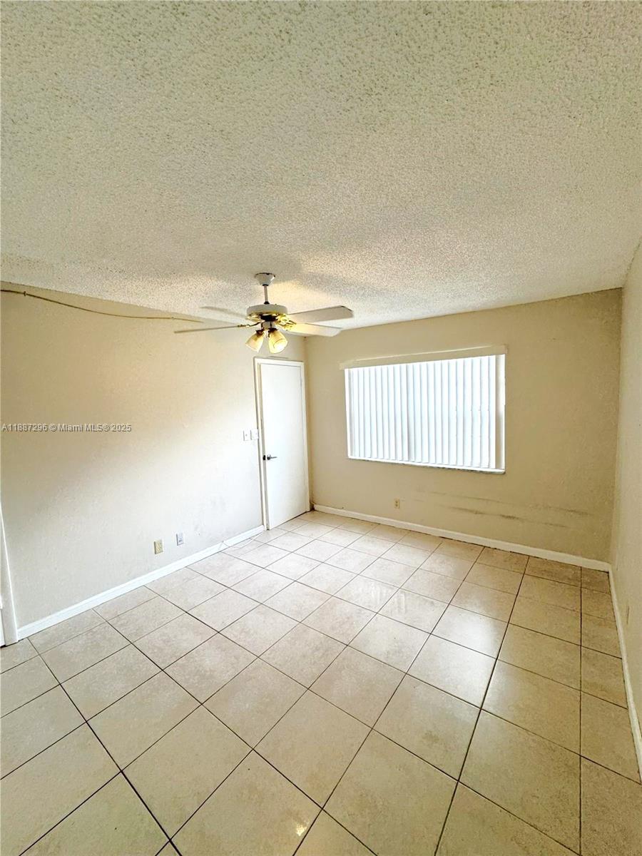APPLE CREEK - Residential Lease