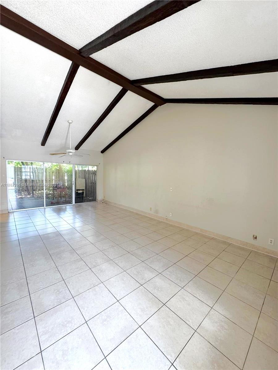 APPLE CREEK - Residential Lease