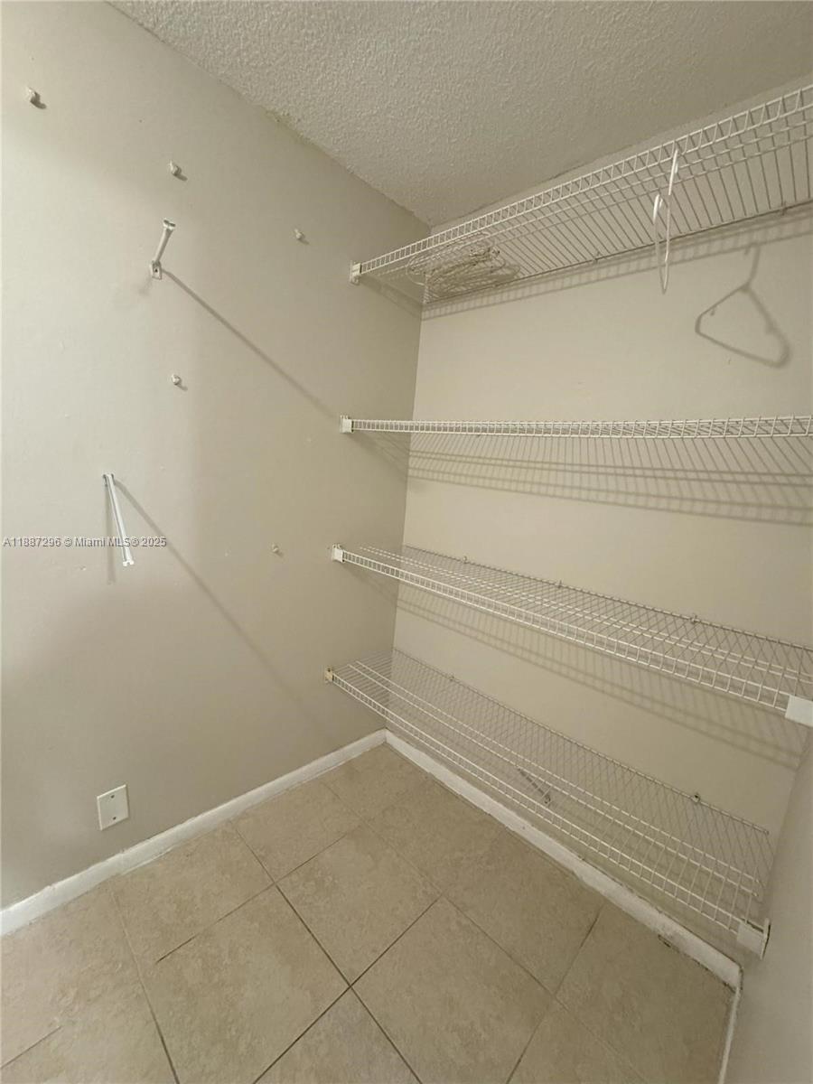 APPLE CREEK - Residential Lease
