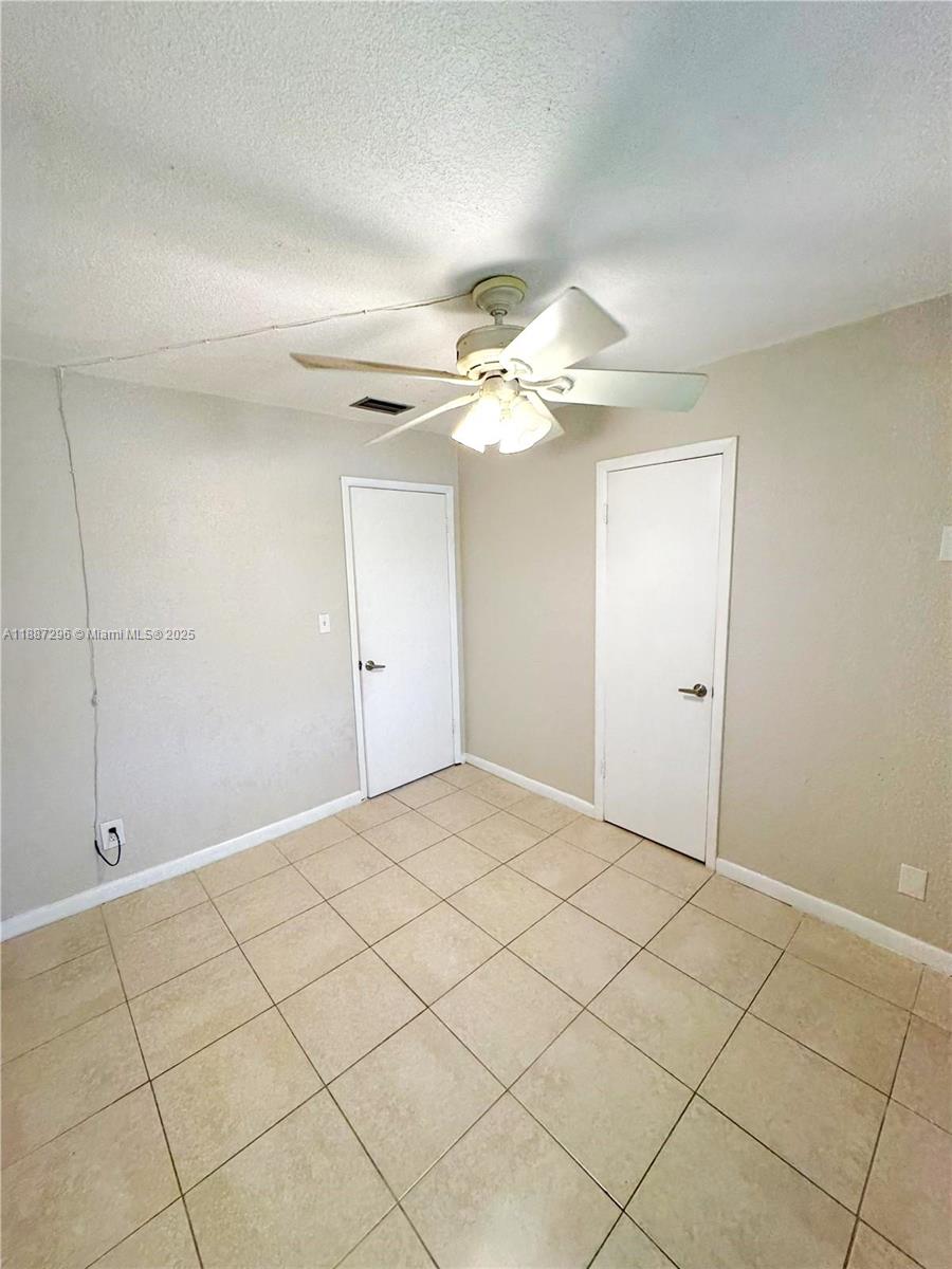 APPLE CREEK - Residential Lease