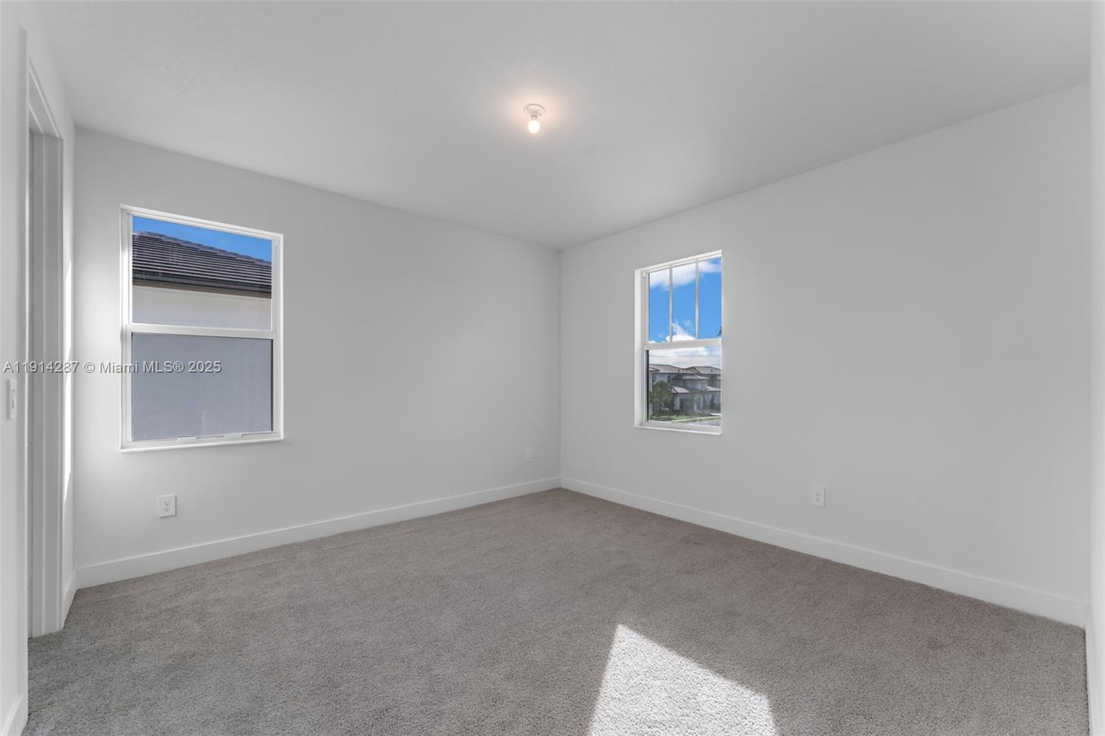 RESERVE AT DAVIE - Residential Lease