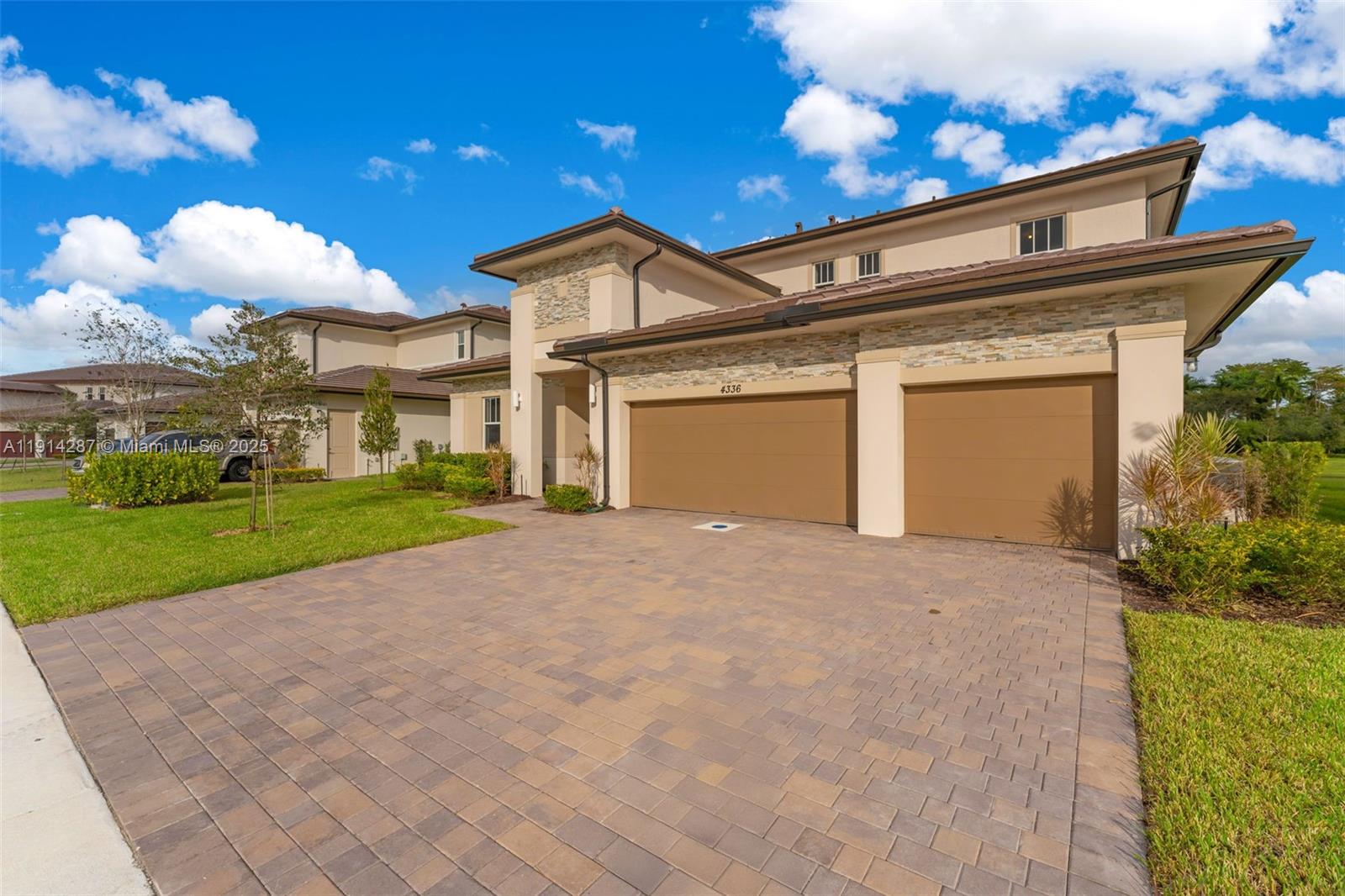 RESERVE AT DAVIE - Residential Lease