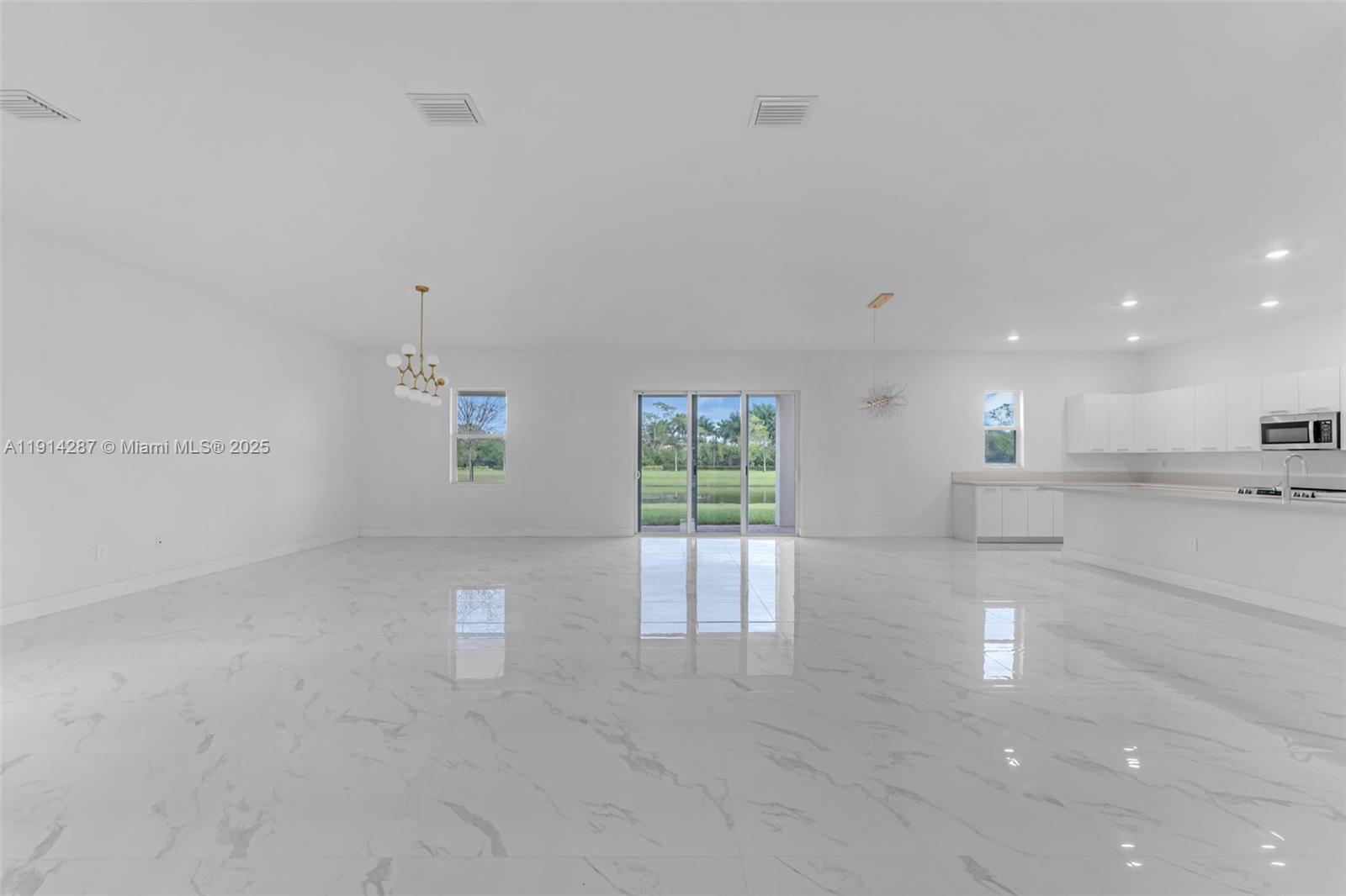 RESERVE AT DAVIE - Residential Lease