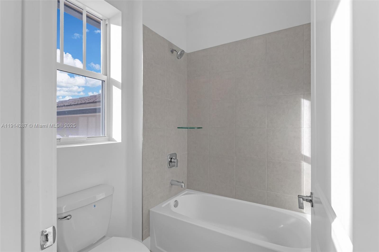 RESERVE AT DAVIE - Residential Lease