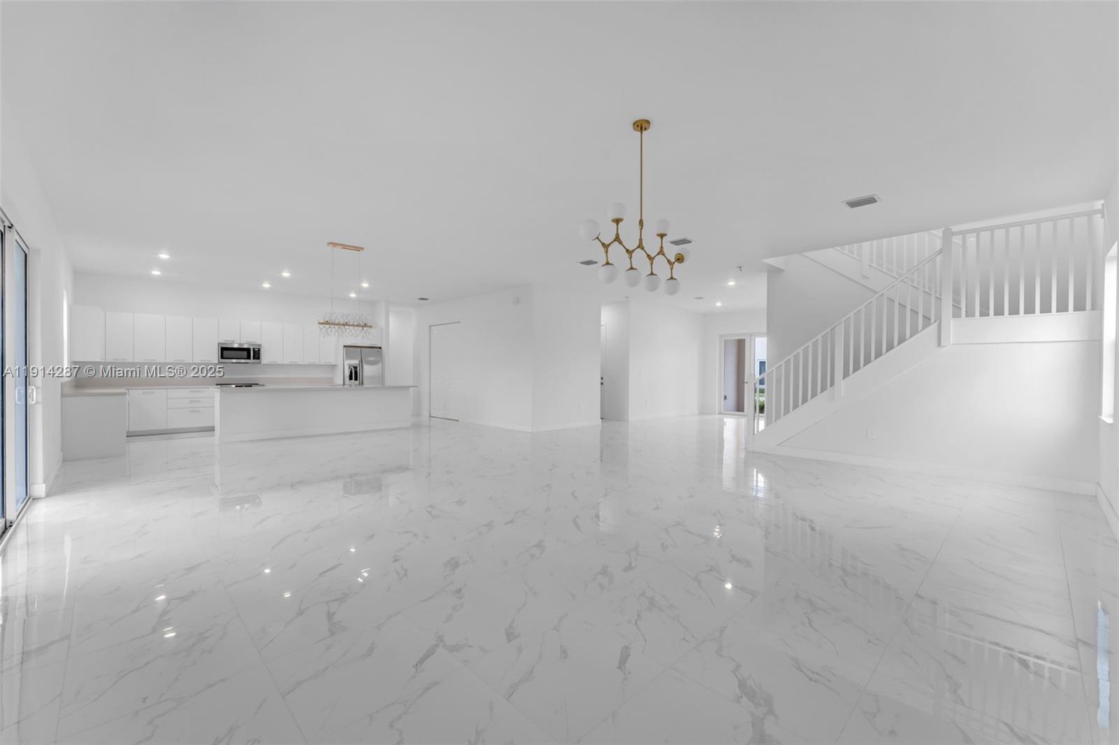 RESERVE AT DAVIE - Residential Lease