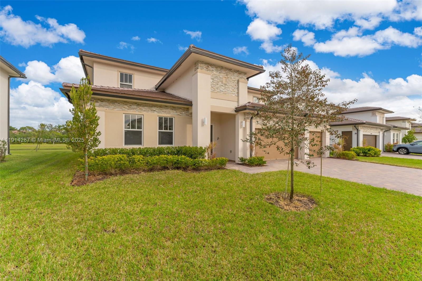 RESERVE AT DAVIE - Residential Lease